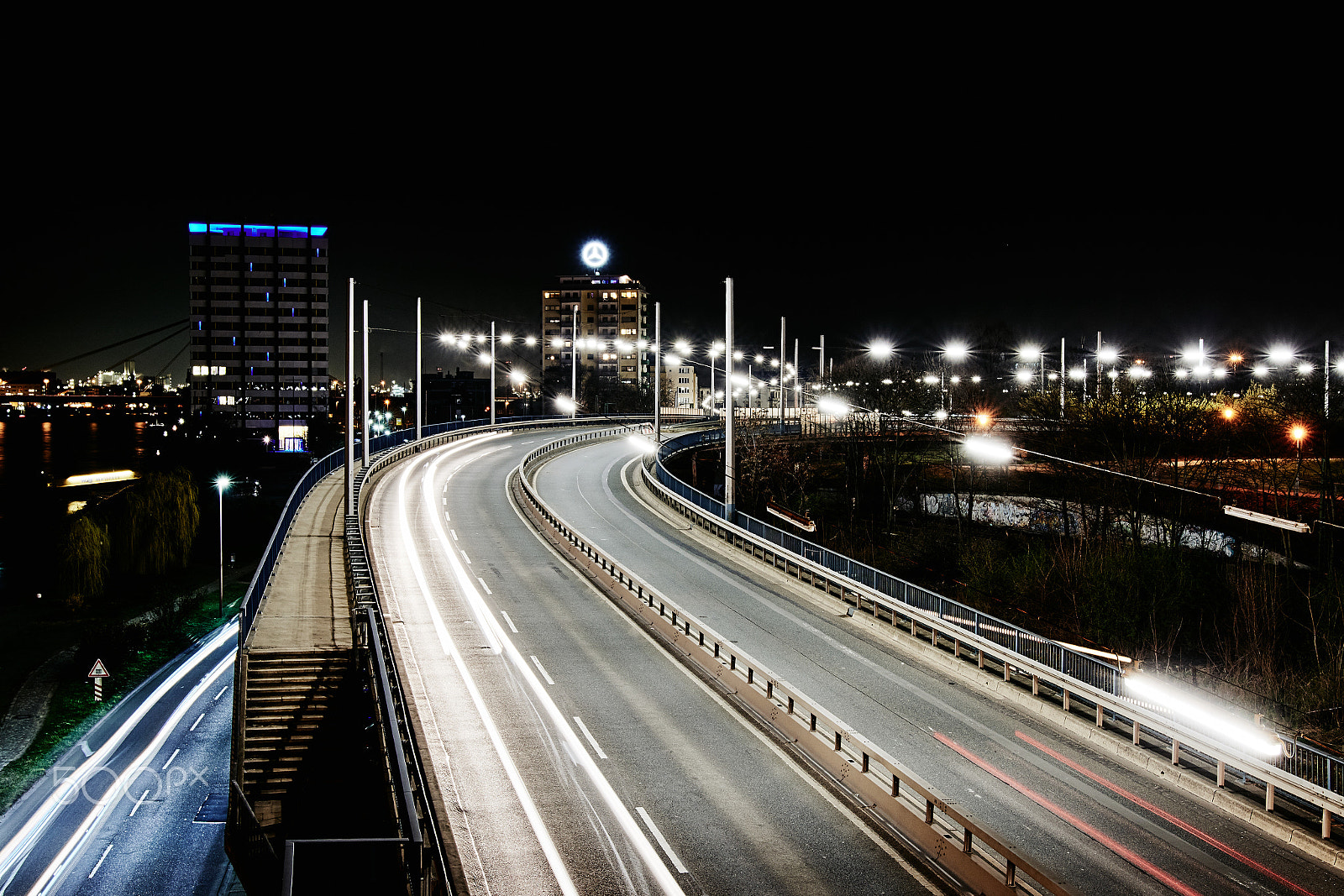 Sigma 18-35mm F1.8 DC HSM Art sample photo. City streets photography