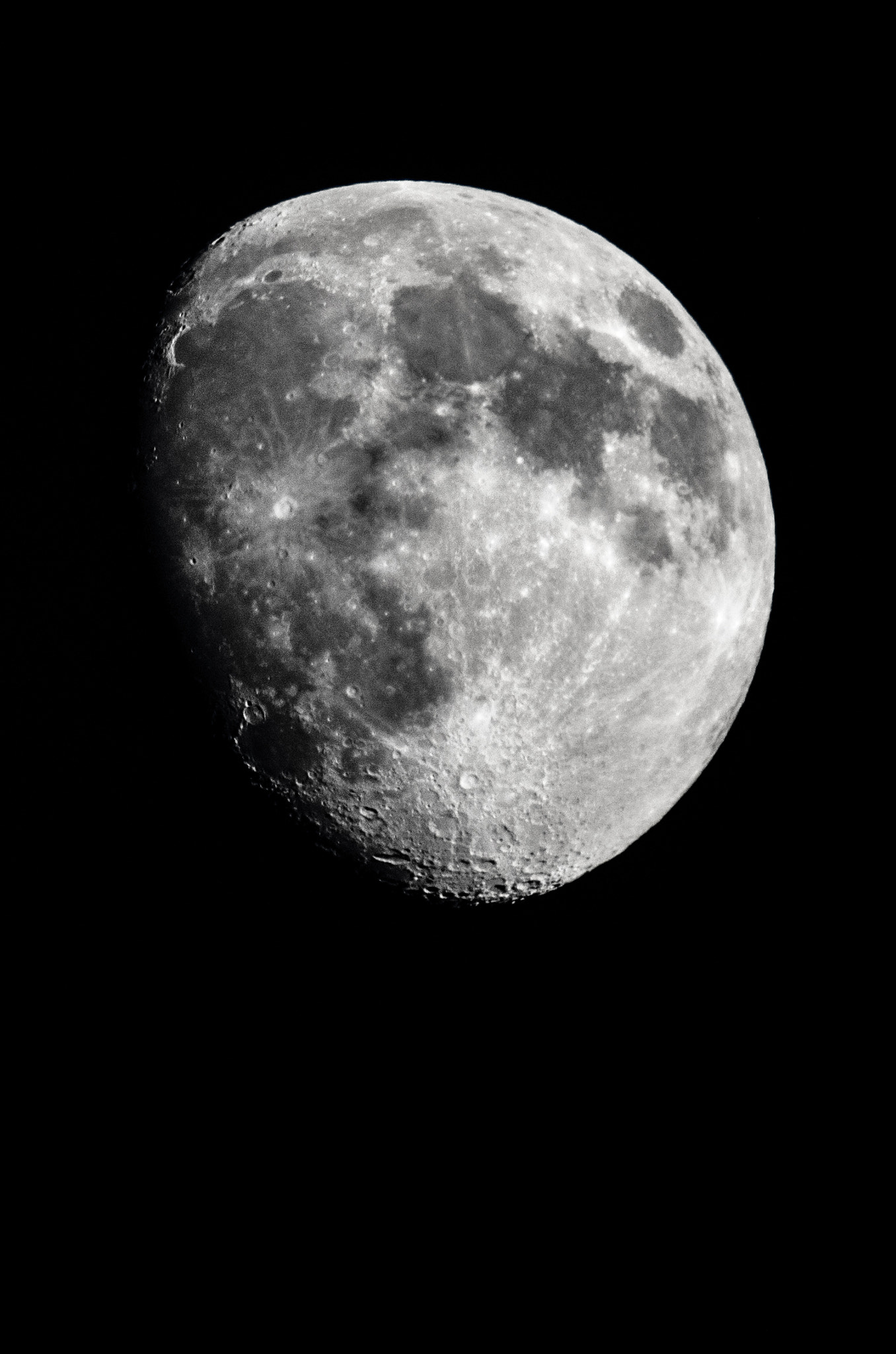 Canon EOS 7D Mark II sample photo. The moon photography