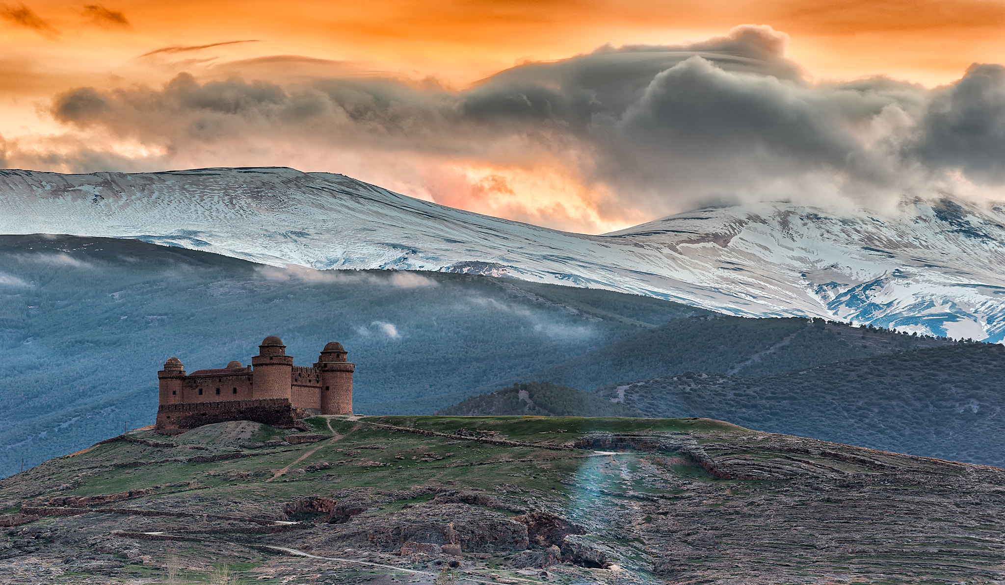 Nikon D800 sample photo. La calahorra castle photography
