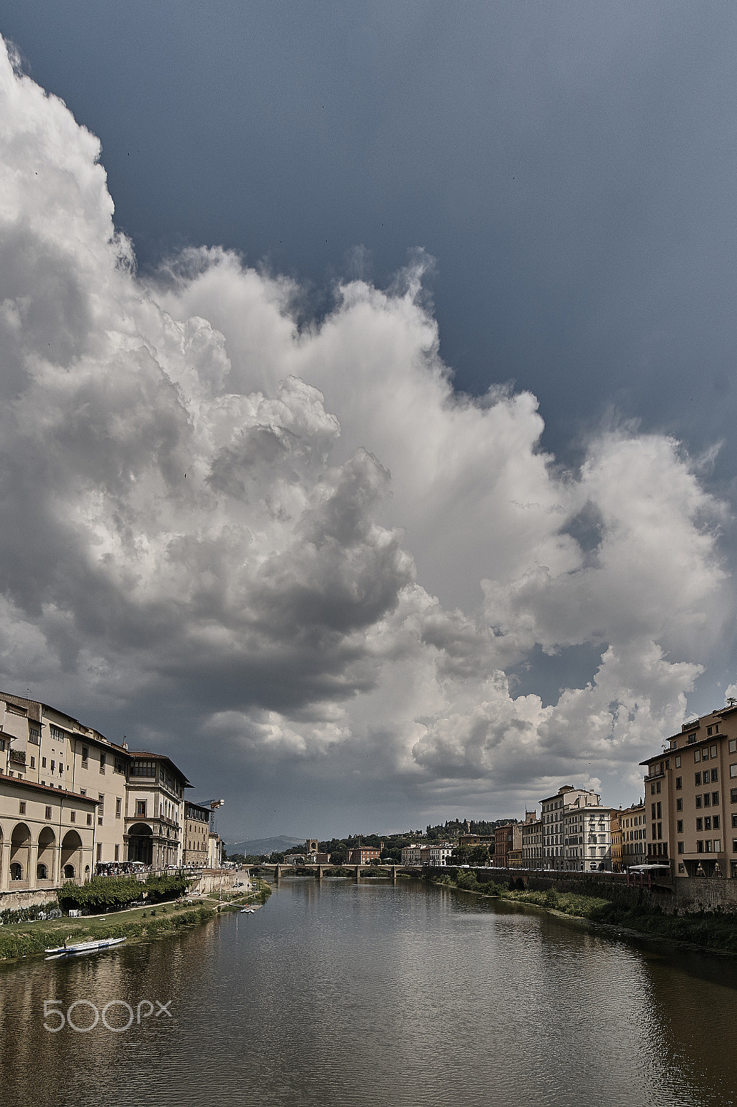 Sony a7 + Sony Vario-Tessar T* FE 16-35mm F4 ZA OSS sample photo. Nubes sobre florencia photography