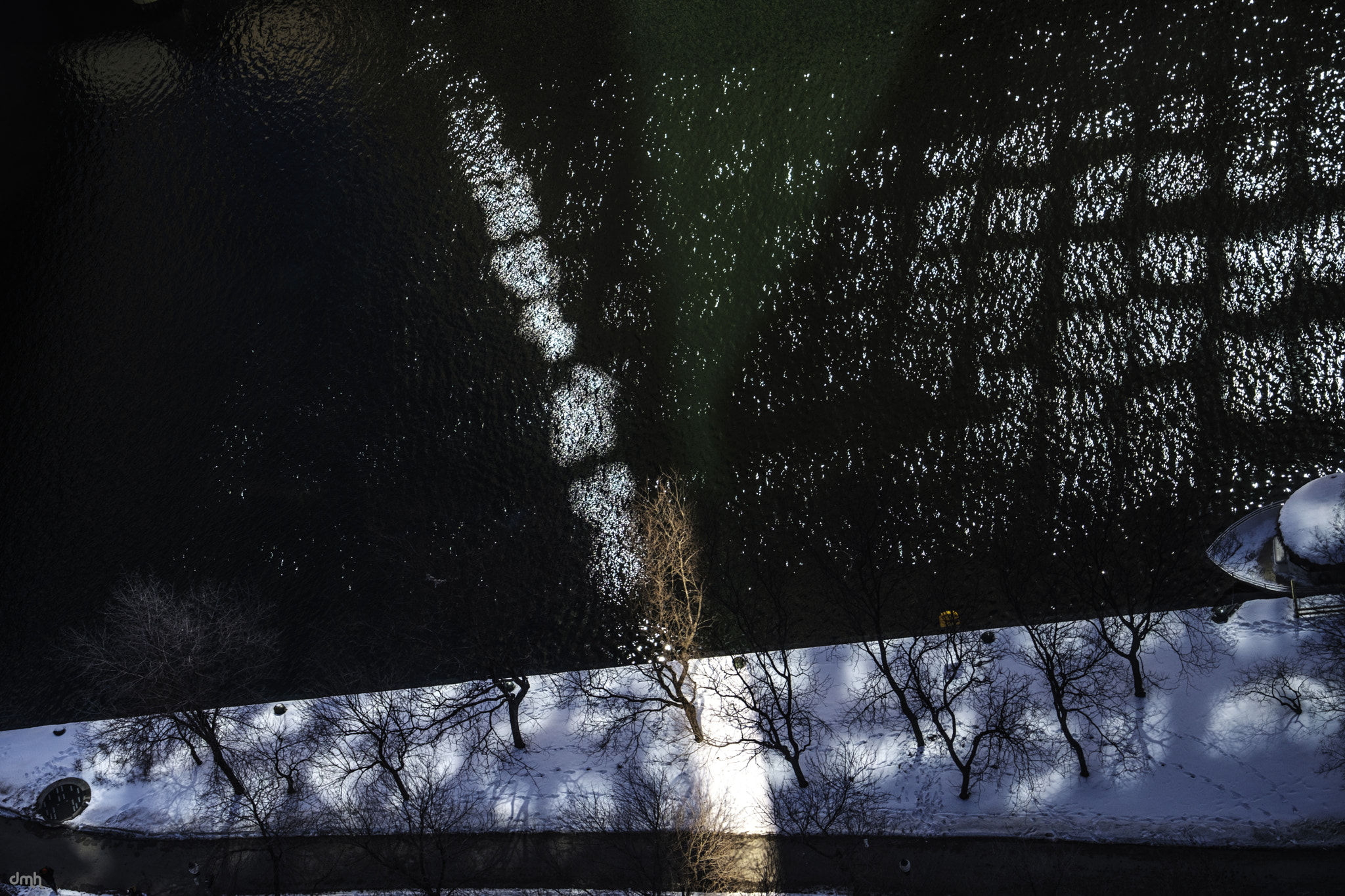 Fujifilm X-T2 + Fujifilm XF 18-135mm F3.5-5.6 R LM OIS WR sample photo. River windows photography