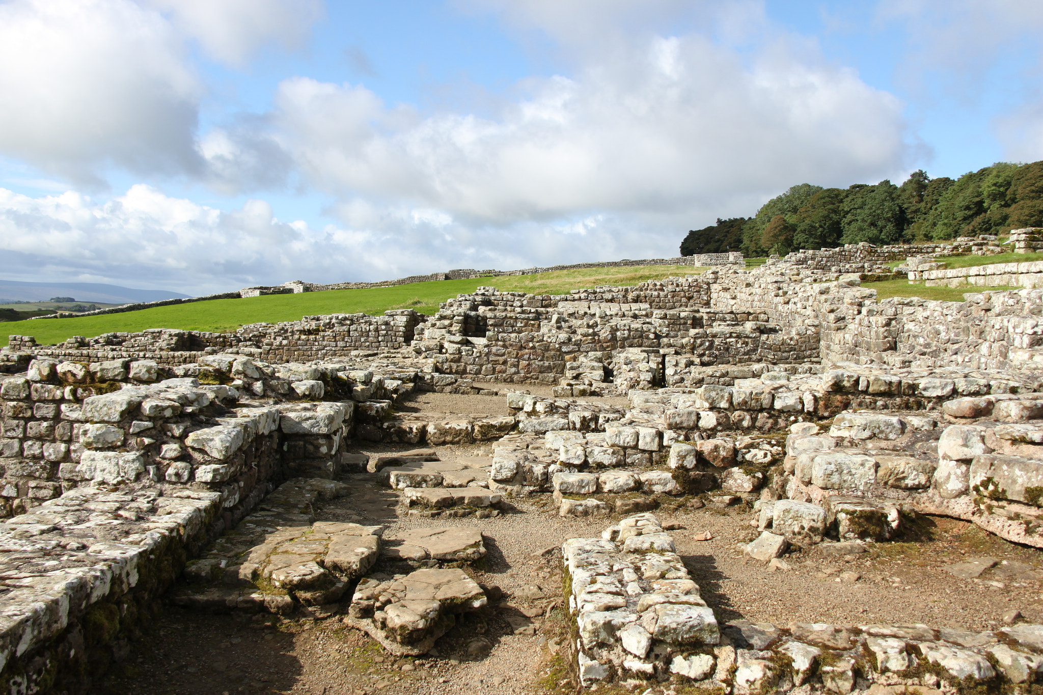 Canon EF-S 18-200mm F3.5-5.6 IS sample photo. Ruins of a city photography