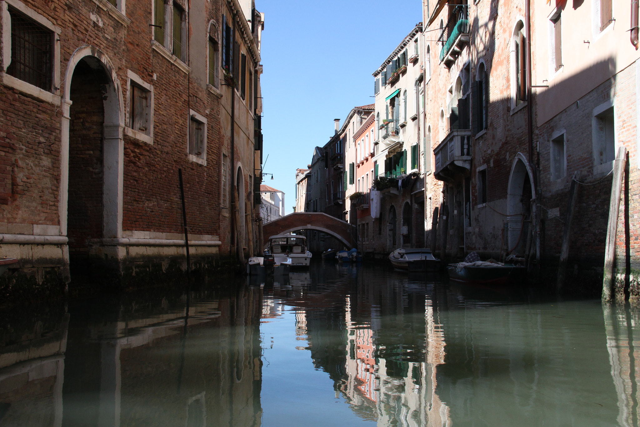 Canon EF-S 18-200mm F3.5-5.6 IS sample photo. Canals photography