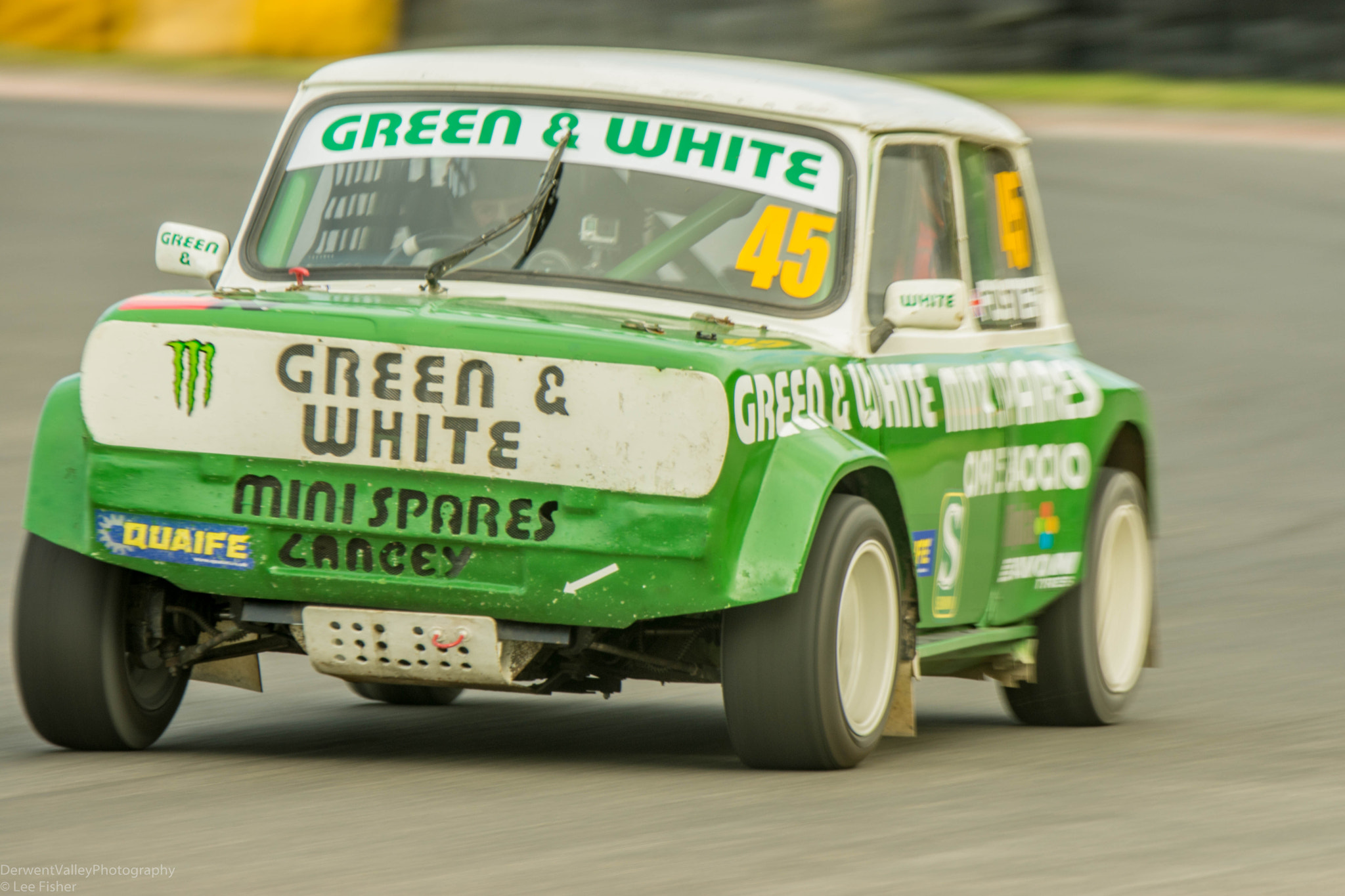 Nikon D7200 sample photo. Green & white machine photography