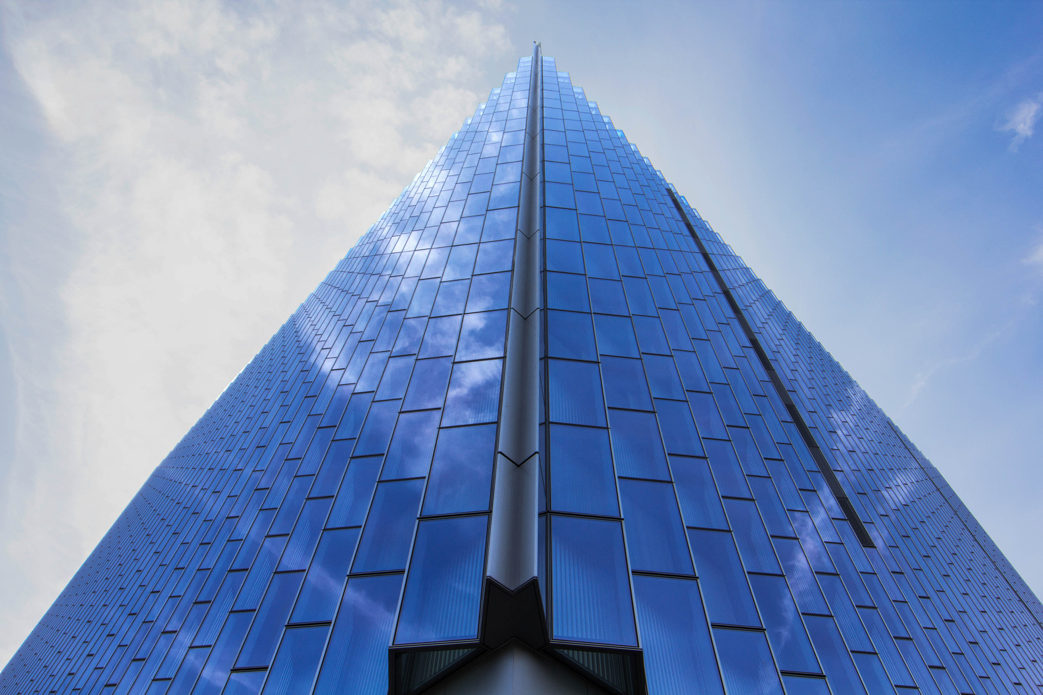 Canon EF 14mm F2.8L II USM sample photo. Federal courthouse photography