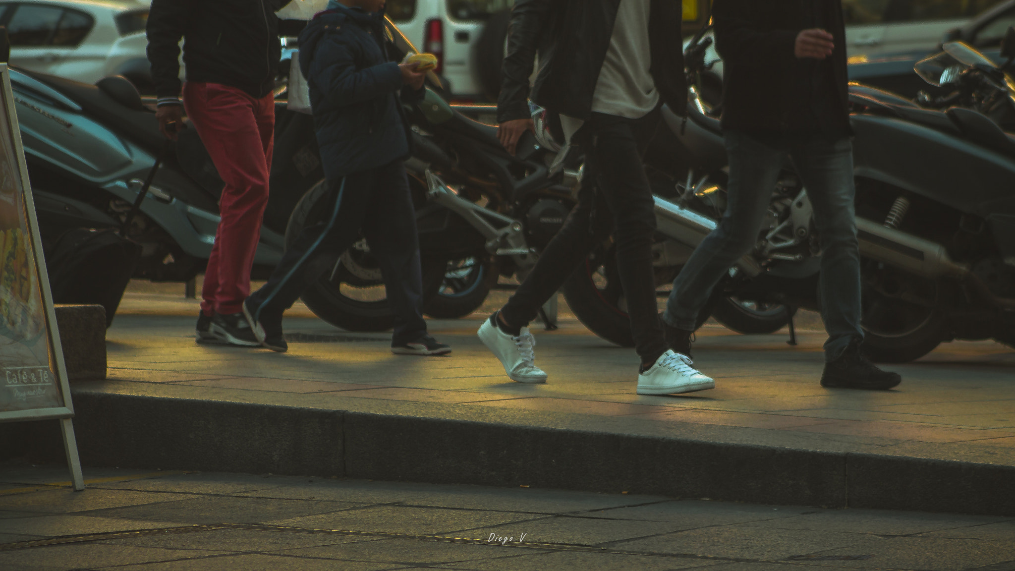 Canon EOS 1100D (EOS Rebel T3 / EOS Kiss X50) + EF75-300mm f/4-5.6 sample photo. Shut up and dance. photography