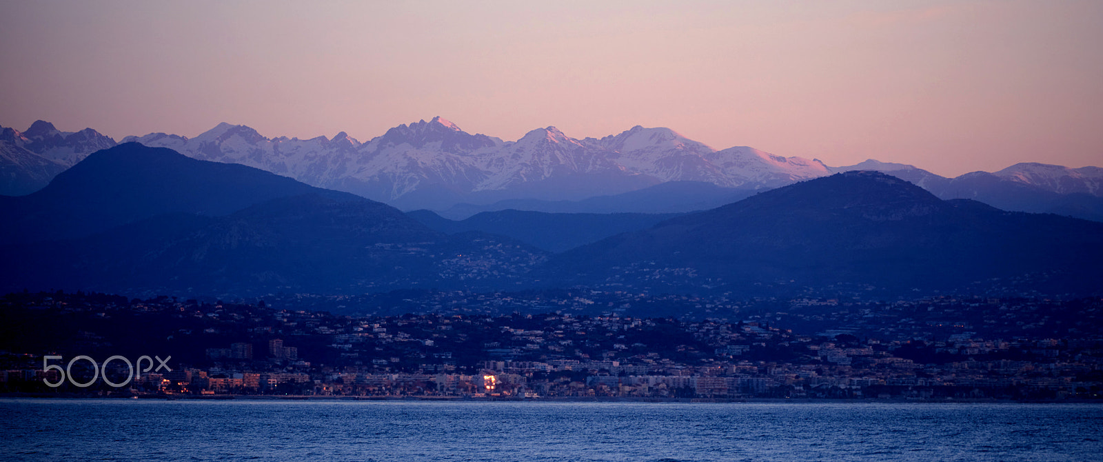 Sony FE 70-200mm F4 G OSS sample photo. Sunrise time in antibes. photography
