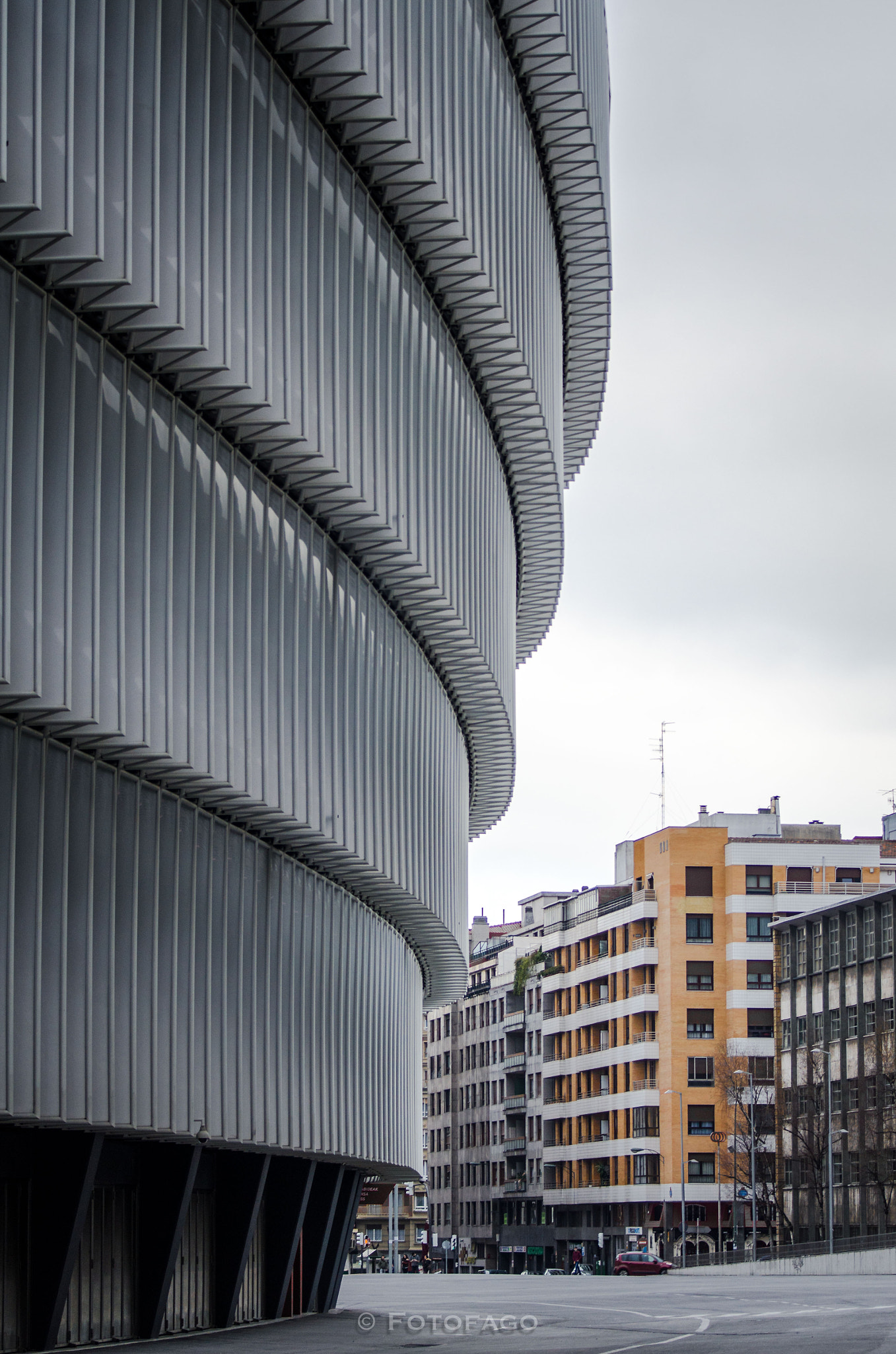 Nikon D7000 + Sigma 70-300mm F4-5.6 DG OS sample photo. San mamés devorando bilbao photography