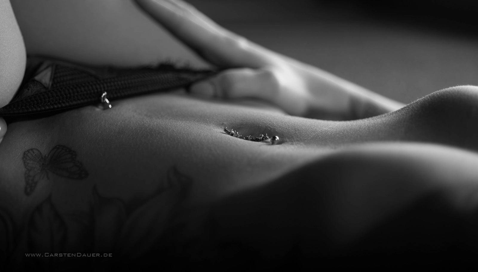 Nikon AF Micro-Nikkor 60mm F2.8D sample photo. Belly photography