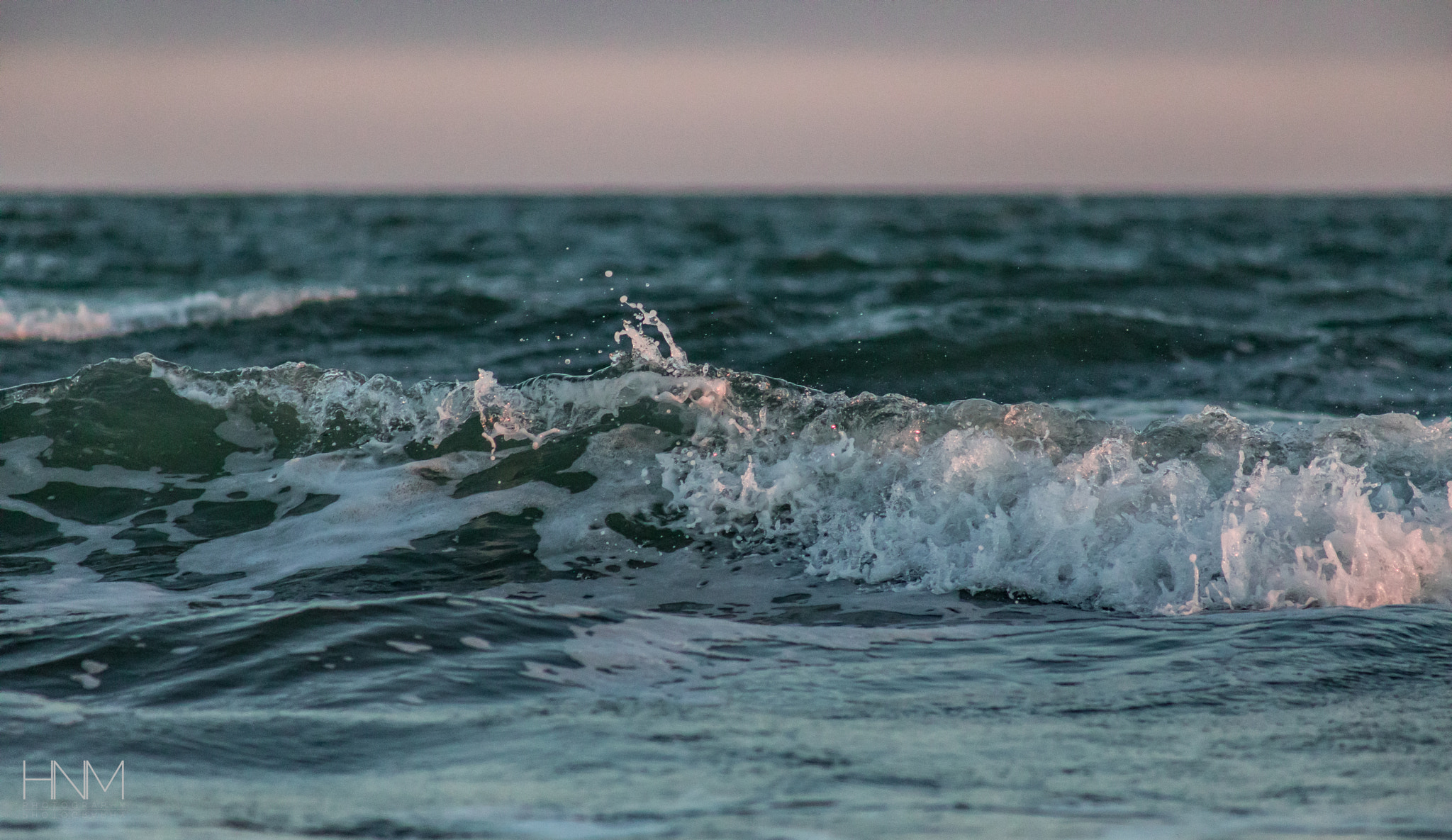 EF75-300mm f/4-5.6 sample photo. Breaking horizon photography