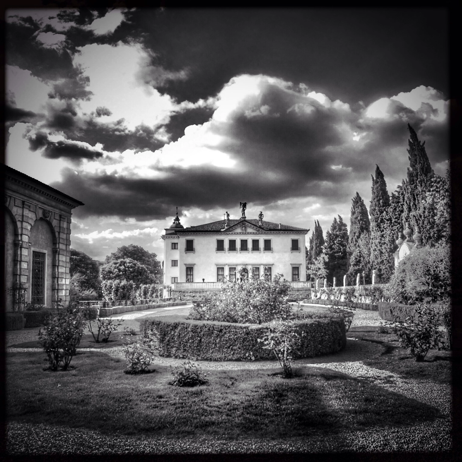 Hipstamatic Oggl sample photo. Villa valmarana ai nani vicenza photography