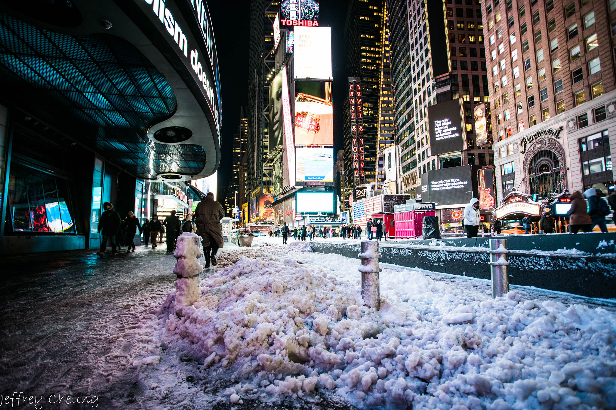 Sony a7R II + Canon EF 17-40mm F4L USM sample photo. Nyc - snow storm photography
