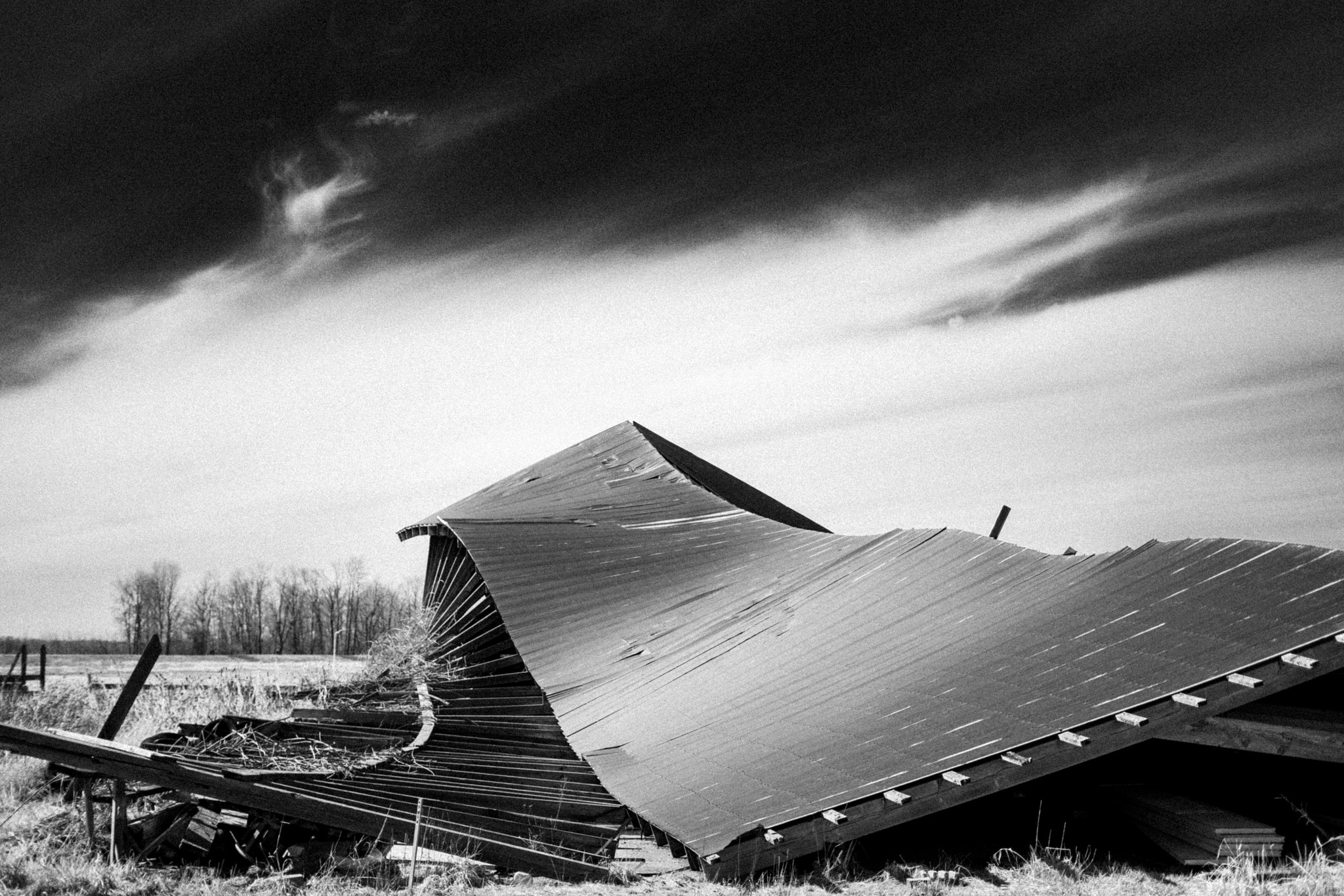 Sony a7R II + Sony FE 50mm F1.8 sample photo. Barn down photography