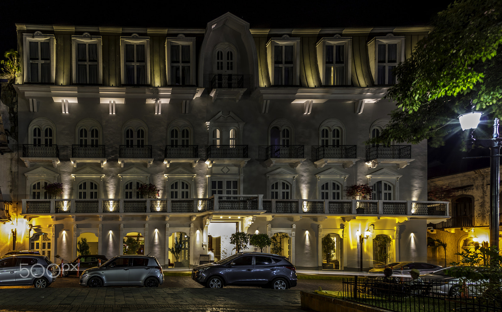 Canon EOS 5DS R sample photo. Central hotel in panama photography
