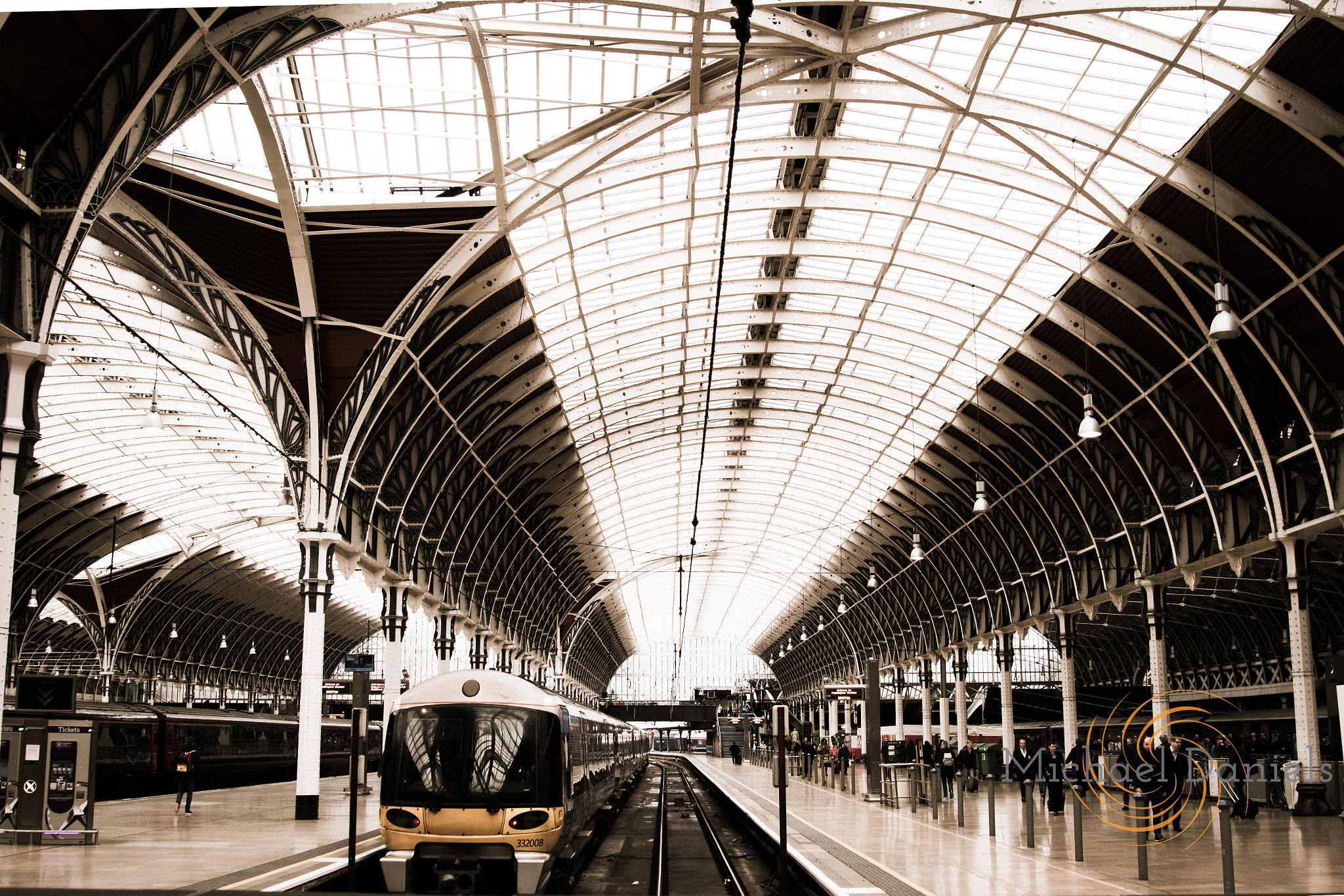 Nikon D500 sample photo. Paddington station photography