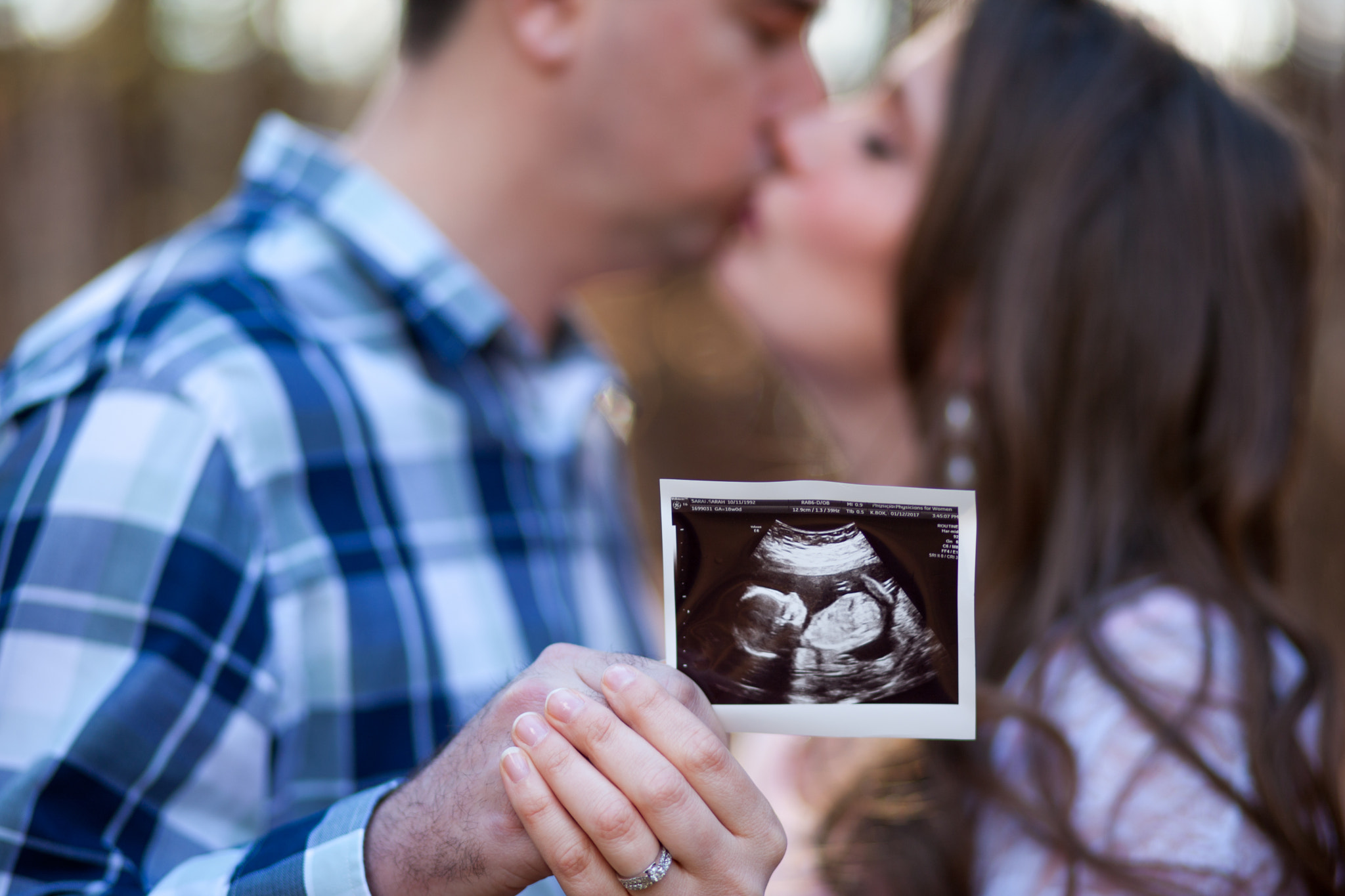 Canon EOS-1Ds Mark III + Canon EF 85mm F1.8 USM sample photo. Baby on the way photography