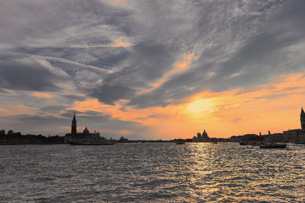 VARIO-ELMARIT 1:2.8-4.0/24-90mm ASPH. OIS sample photo. Venice skies photography