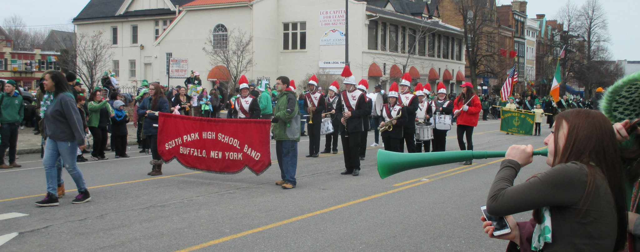 Canon PowerShot ELPH 135 (IXUS 145 / IXY 120) sample photo. 2017 buffalo st pat's parade 08 photography