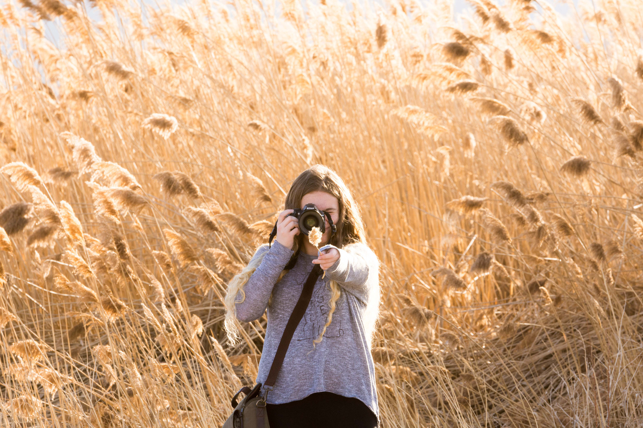 Nikon D7200 sample photo. Shooting the grass photography