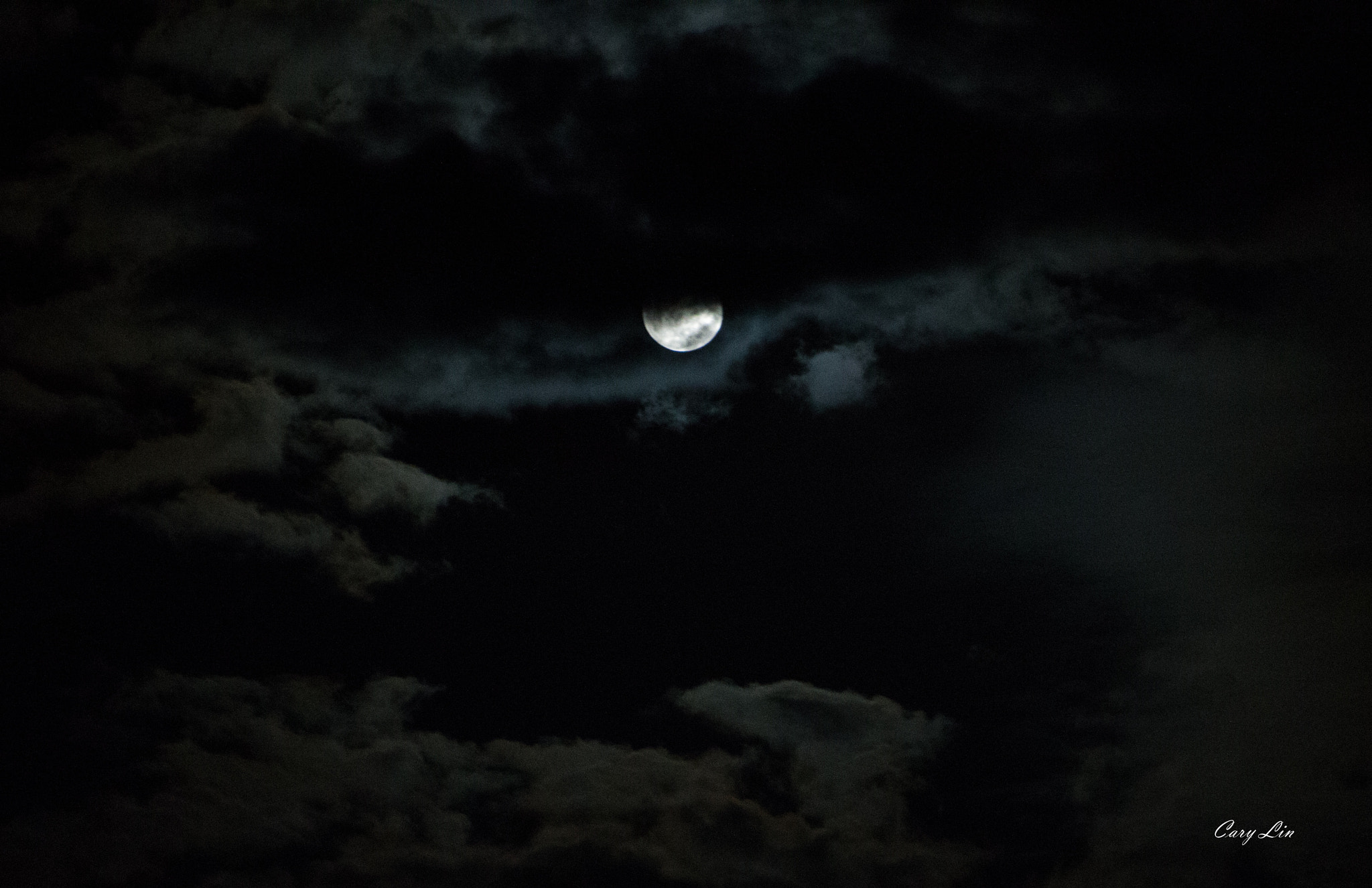 Canon EOS 6D + EF75-300mm f/4-5.6 sample photo. The hidden moon photography