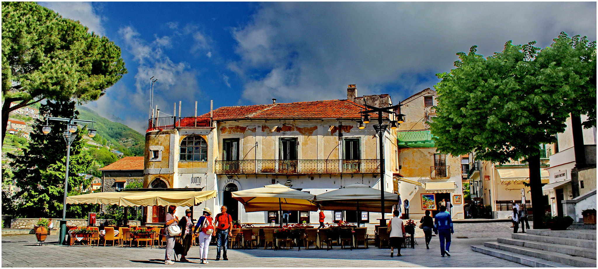 Canon EF-S 18-55mm F3.5-5.6 IS sample photo. Main square ravello photography