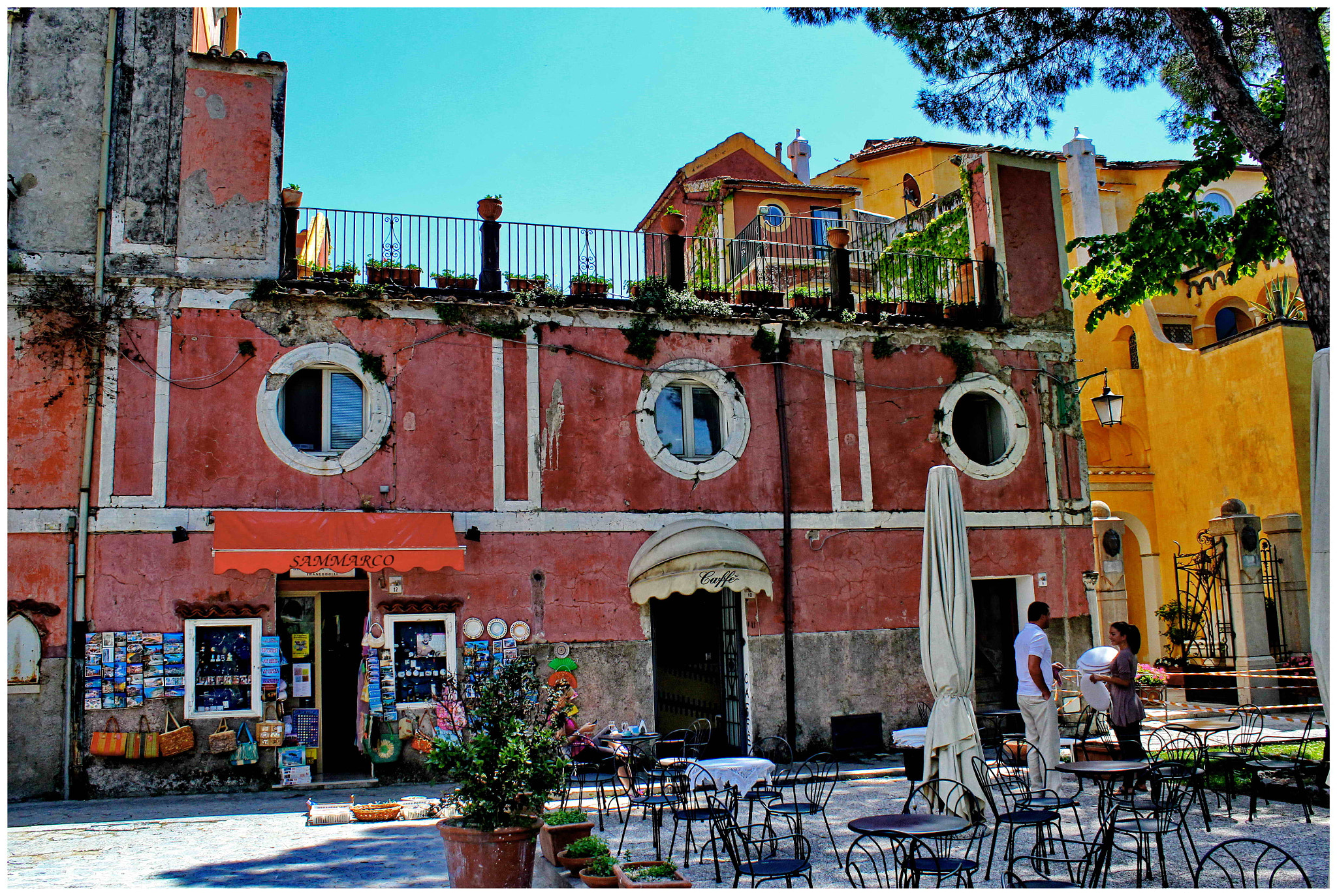 Canon EF-S 18-55mm F3.5-5.6 IS sample photo. Ravello photography