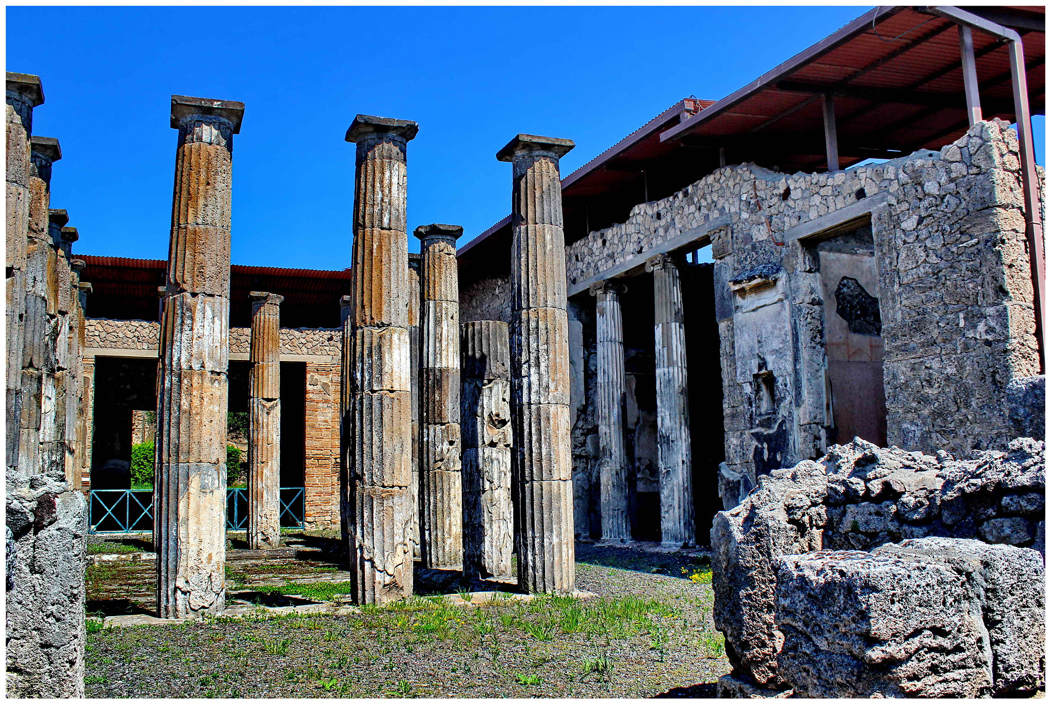Canon EF-S 18-55mm F3.5-5.6 IS sample photo. Pompeii photography