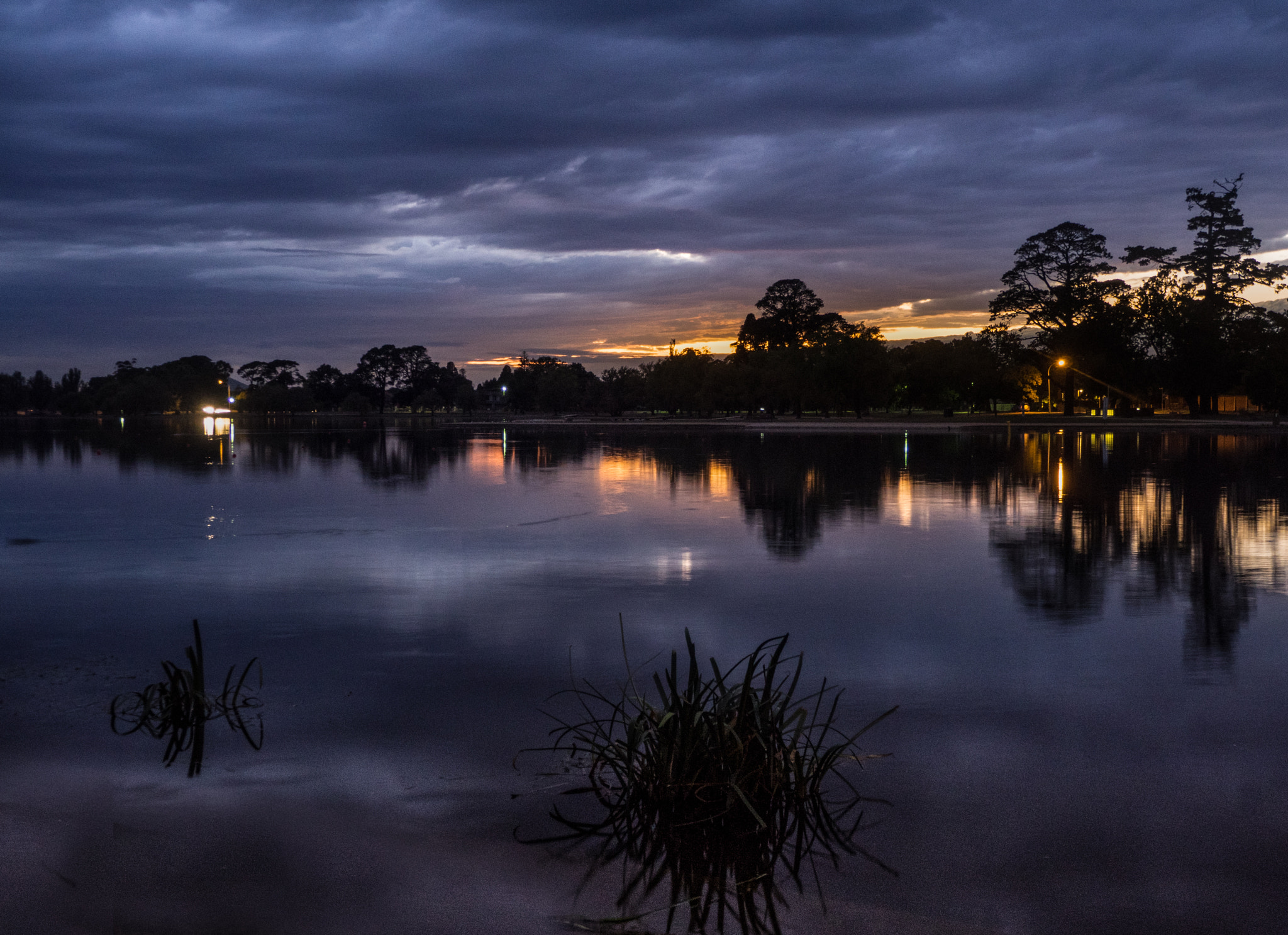 Olympus OM-D E-M1 sample photo. Dawn at lake wendouree photography