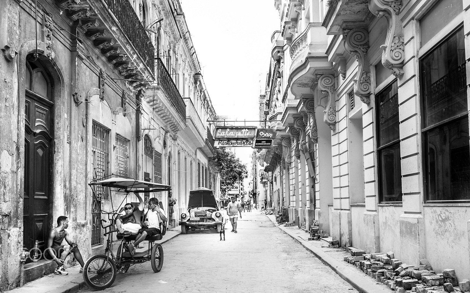 Olympus OM-D E-M5 II + Olympus M.Zuiko Digital 17mm F1.8 sample photo. A day in havana photography