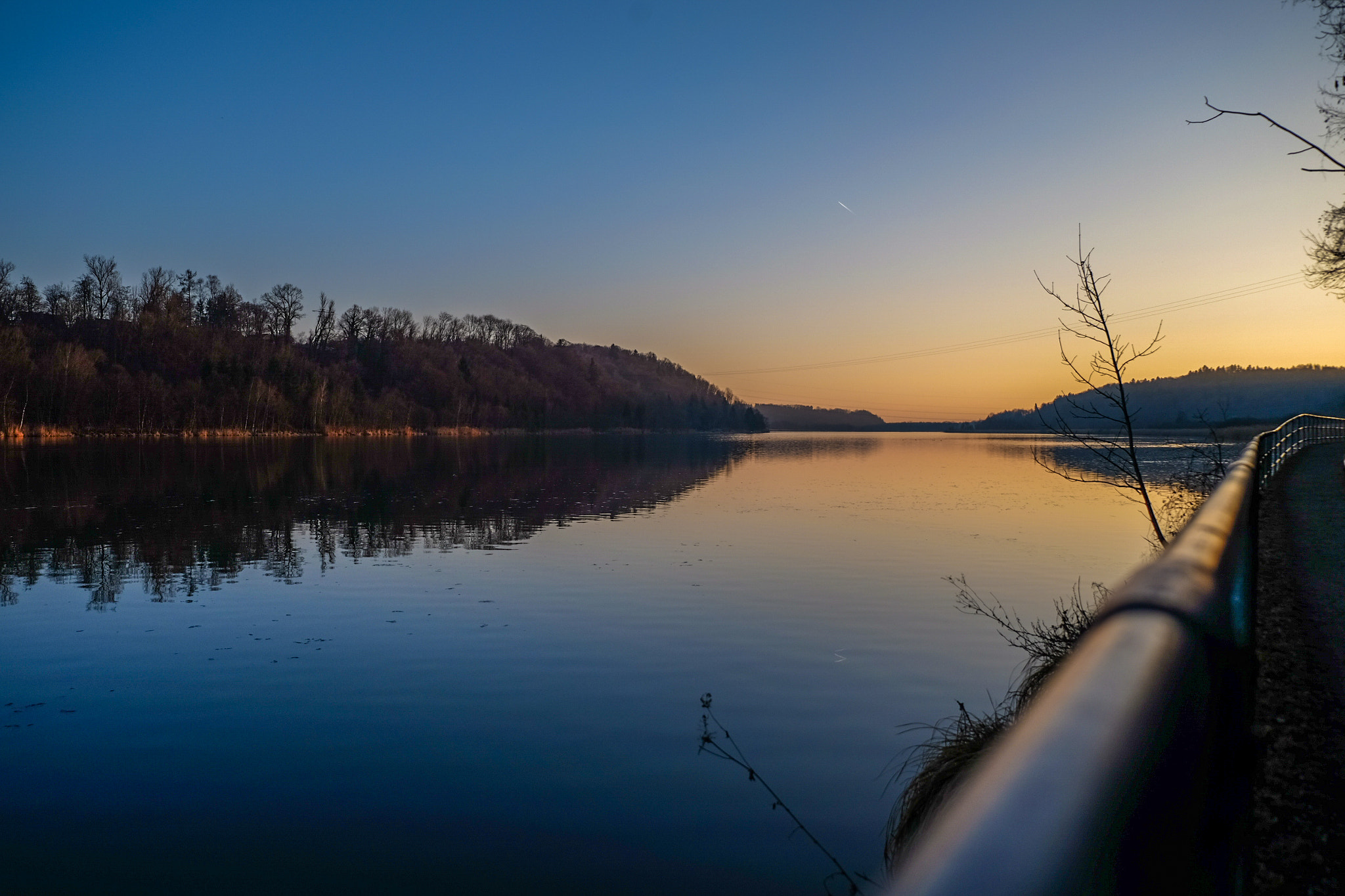 Fujifilm X-E2 + Fujifilm XF 18-55mm F2.8-4 R LM OIS sample photo. The magic hour photography