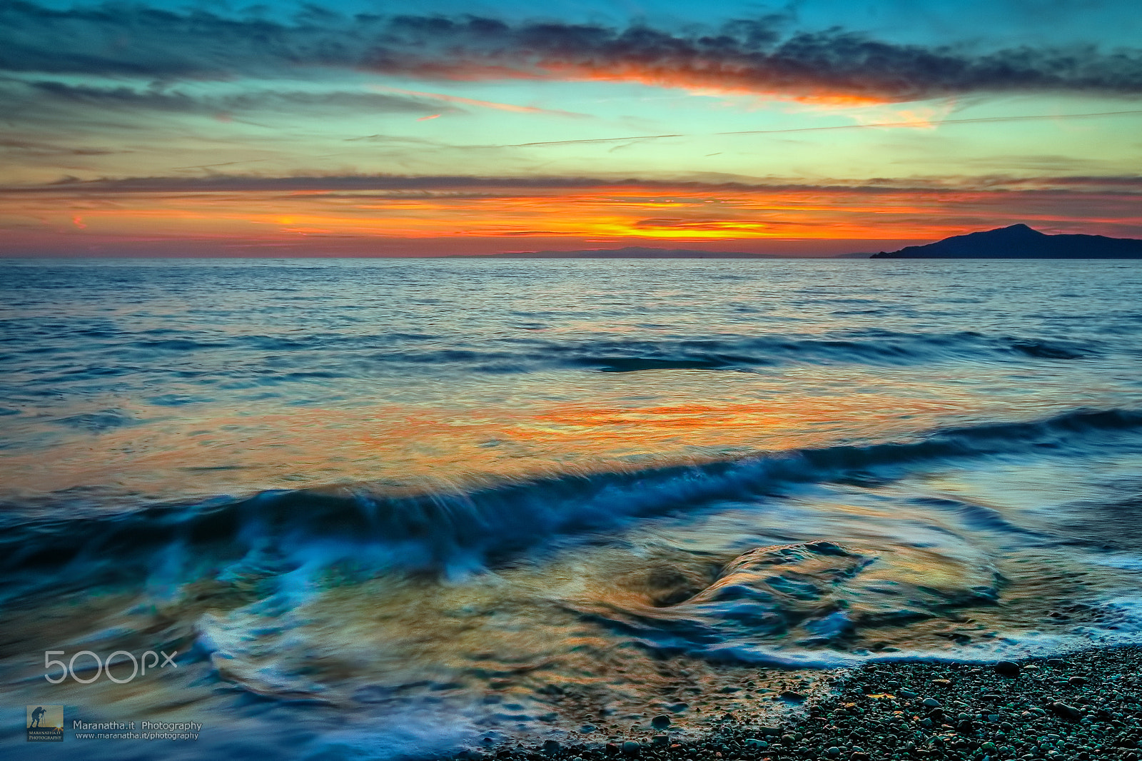 Canon EOS 70D + Sigma 12-24mm F4.5-5.6 EX DG Aspherical HSM sample photo. Sunset over the ligurian sea photography
