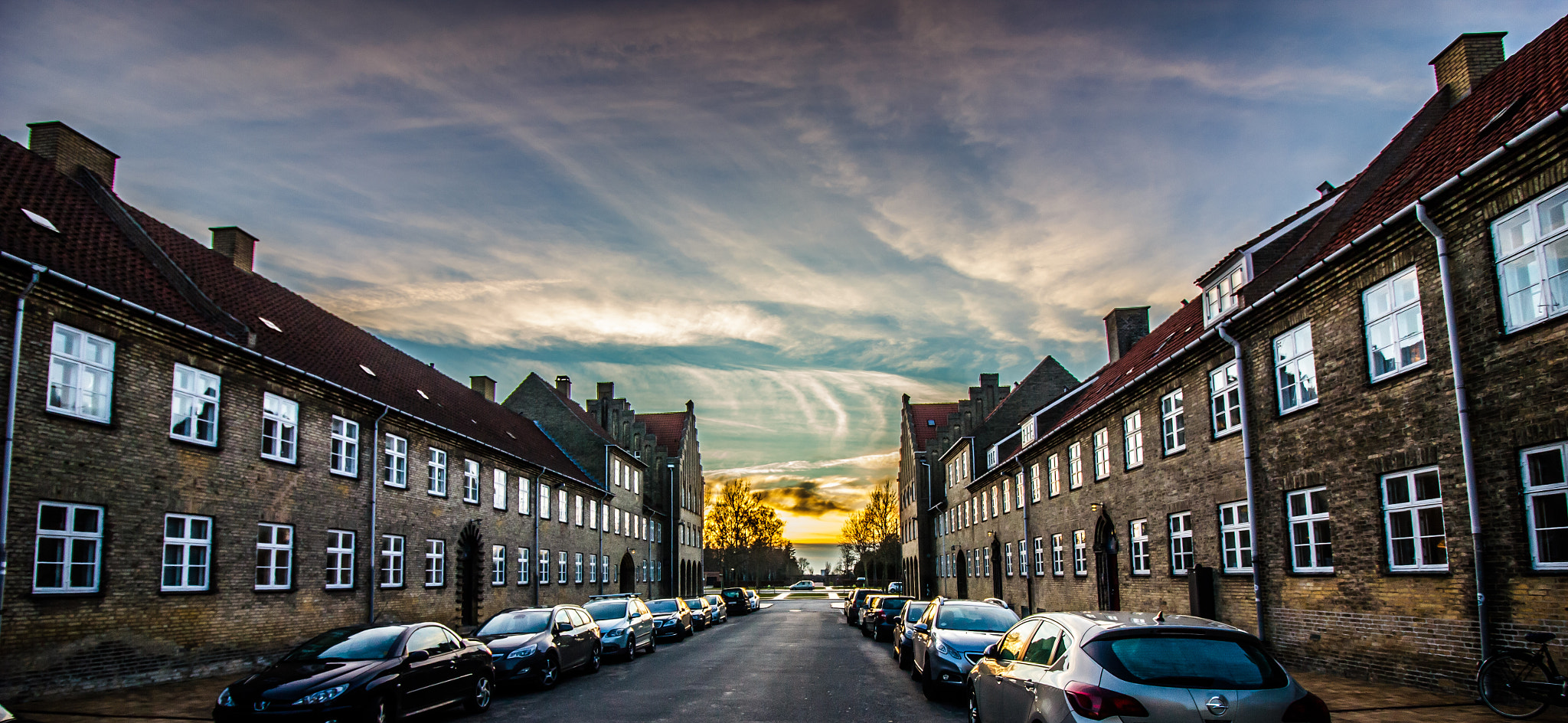 Canon EOS 550D (EOS Rebel T2i / EOS Kiss X4) sample photo. Insane sunset photography
