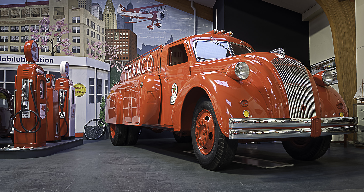 Sony Alpha DSLR-A300 sample photo. 1940 dodge airflow photography