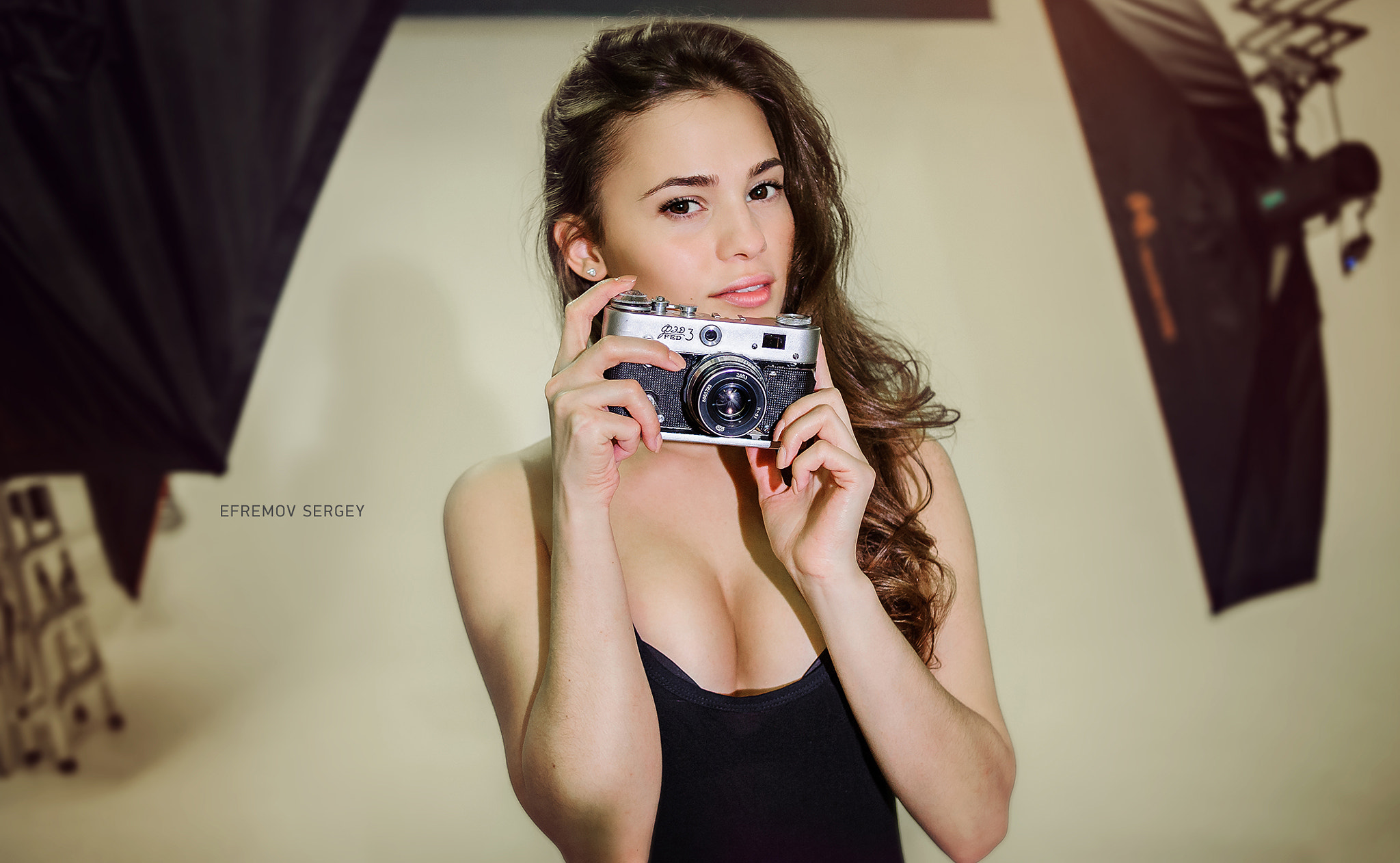 Nikon AF Nikkor 35mm F2D sample photo. Angelina photography