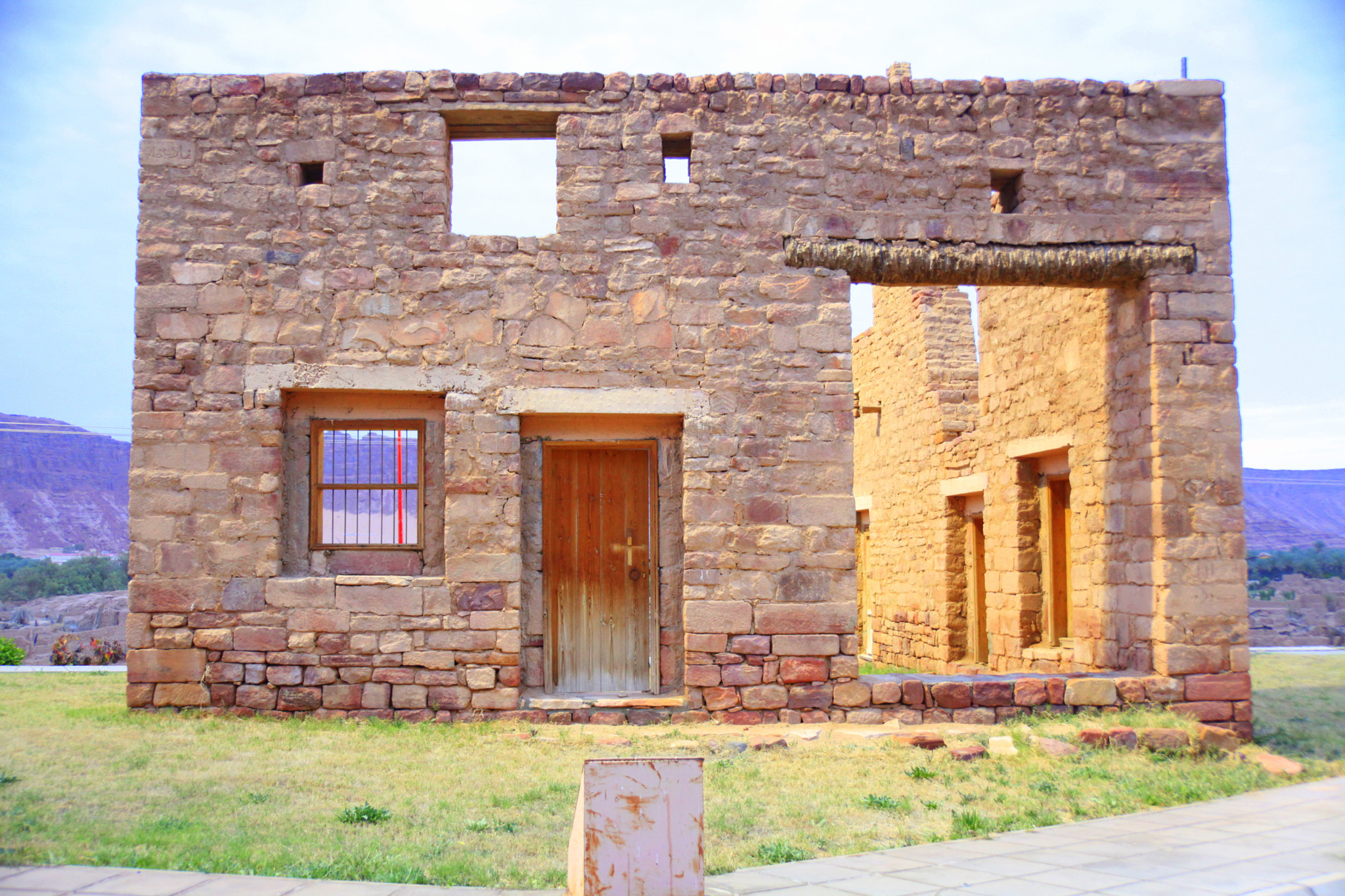 Canon EOS 5D Mark II + Canon EF 28-105mm F4.0-5.6 USM sample photo. Al ula old home photography