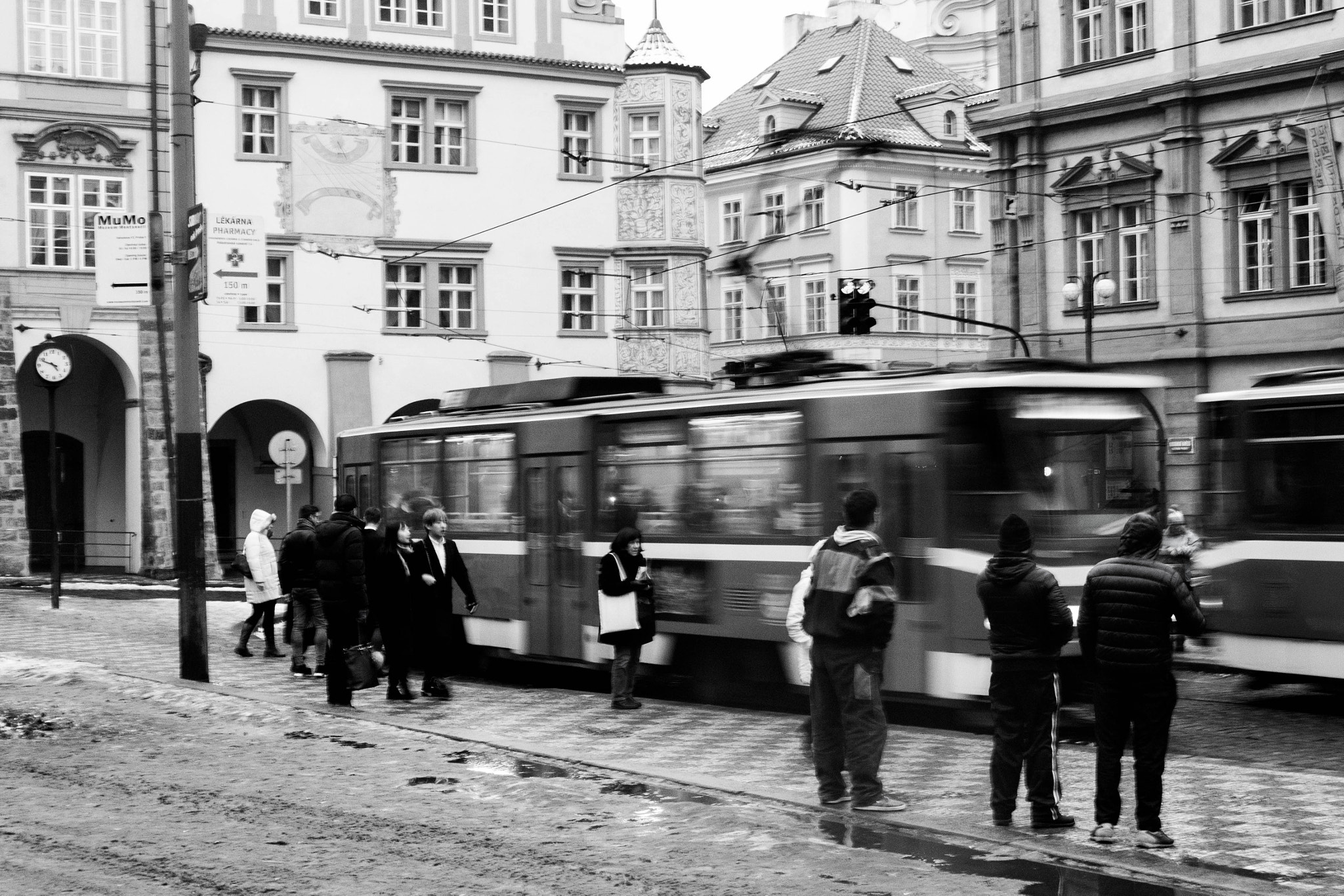 Canon EF-S 17-85mm F4-5.6 IS USM sample photo. Praha tramway photography