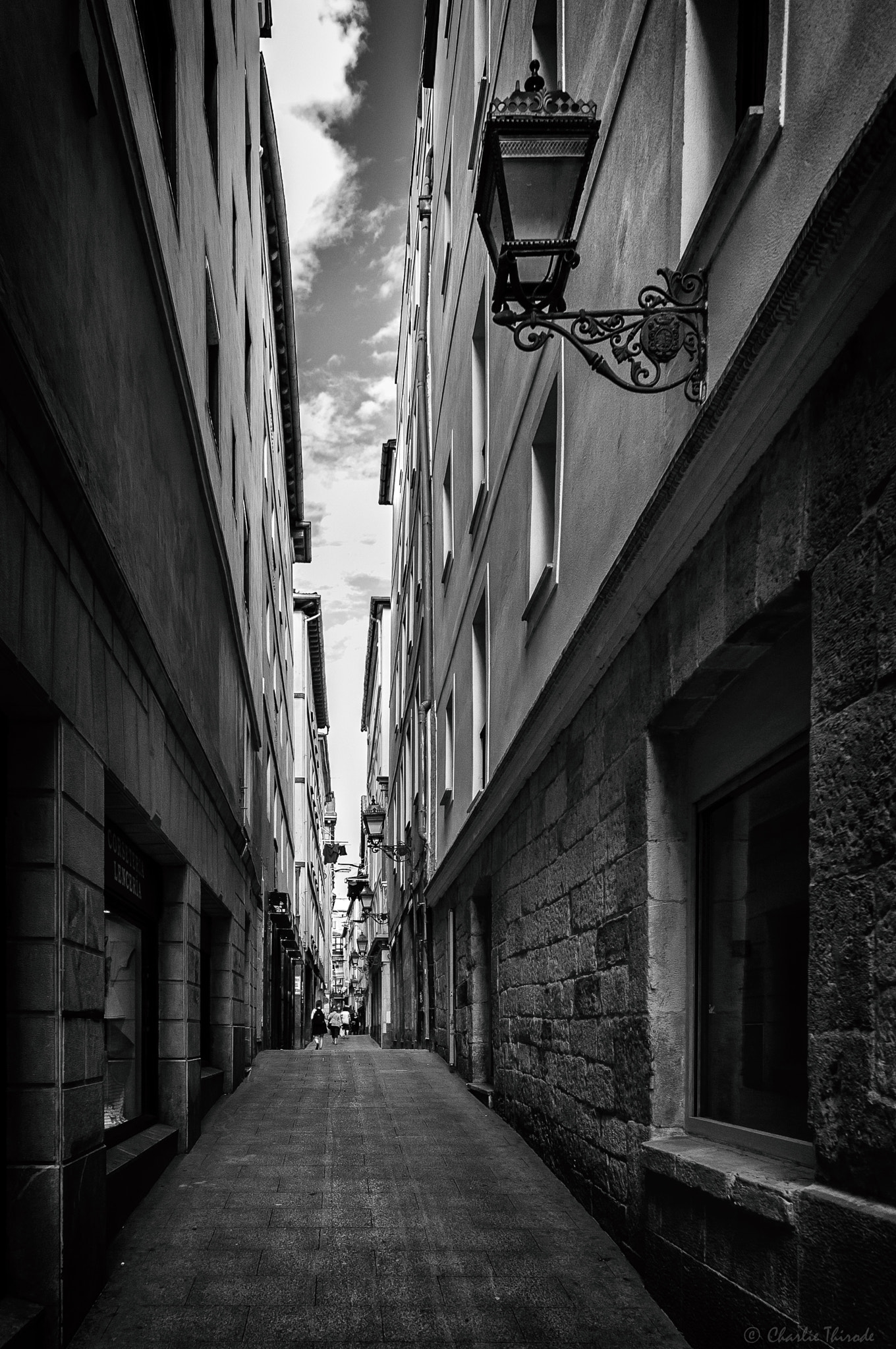 Nikon AF-S Nikkor 14-24mm F2.8G ED sample photo. Spanish street photography