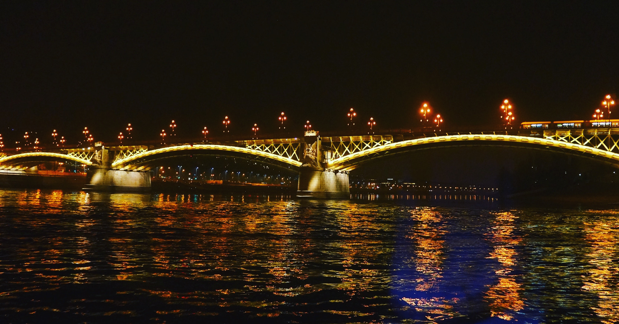Tamron 18-200mm F3.5-6.3 Di III VC sample photo