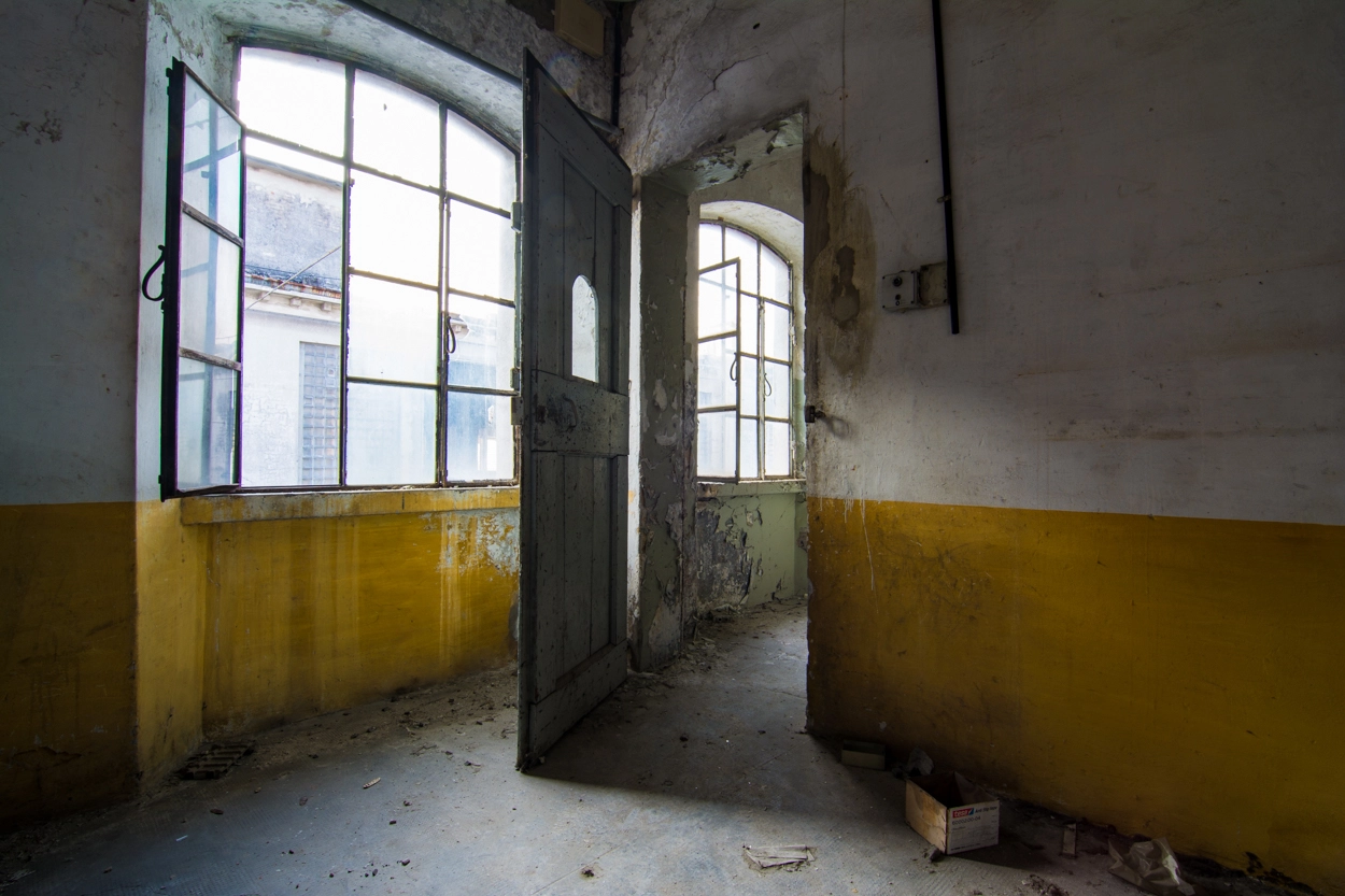 Tokina AT-X Pro 11-16mm F2.8 DX sample photo. L'officina elettrica photography