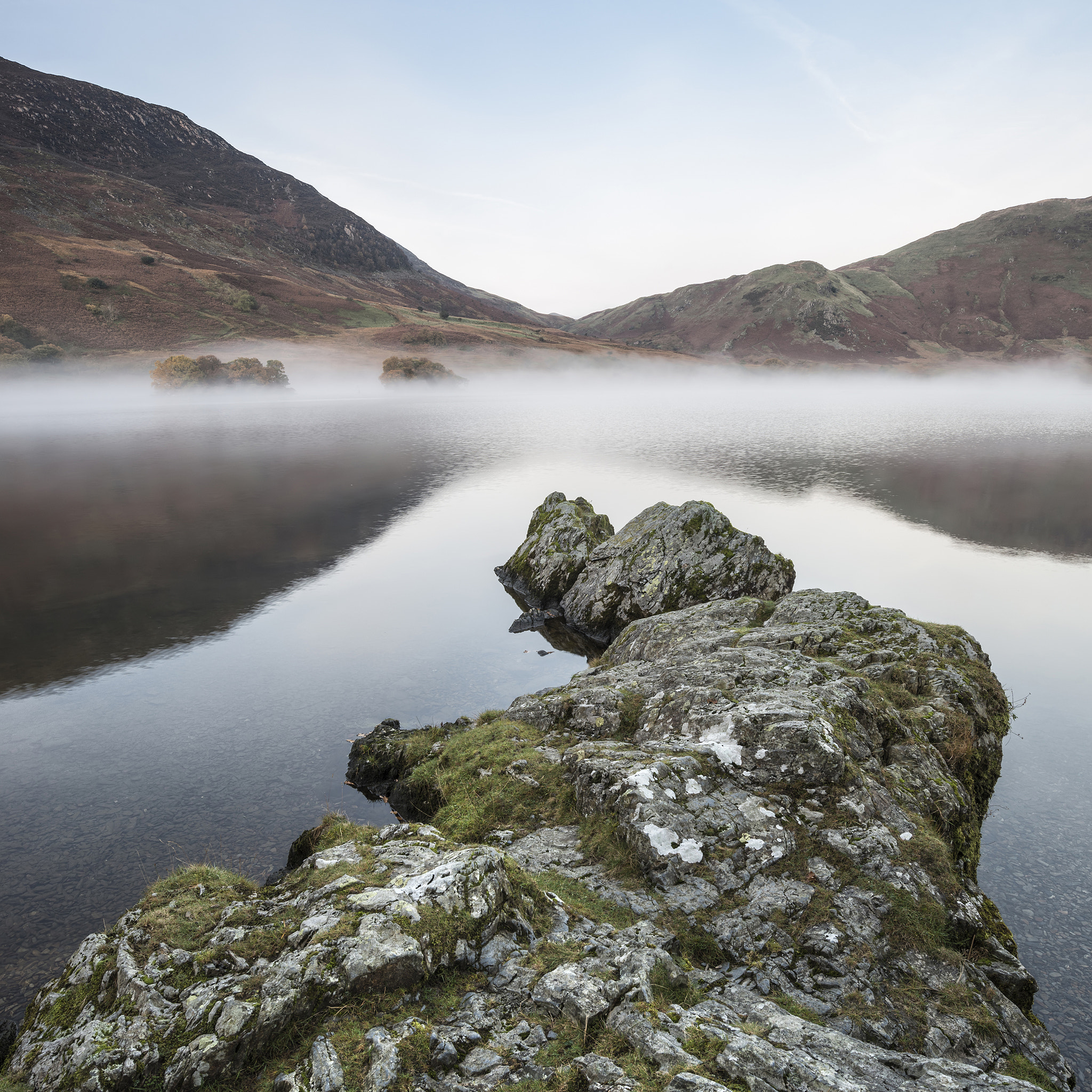Nikon AF-S Nikkor 18-35mm F3.5-4.5G ED sample photo. Stunning winter foggy sunrise on crummock water in lake district photography