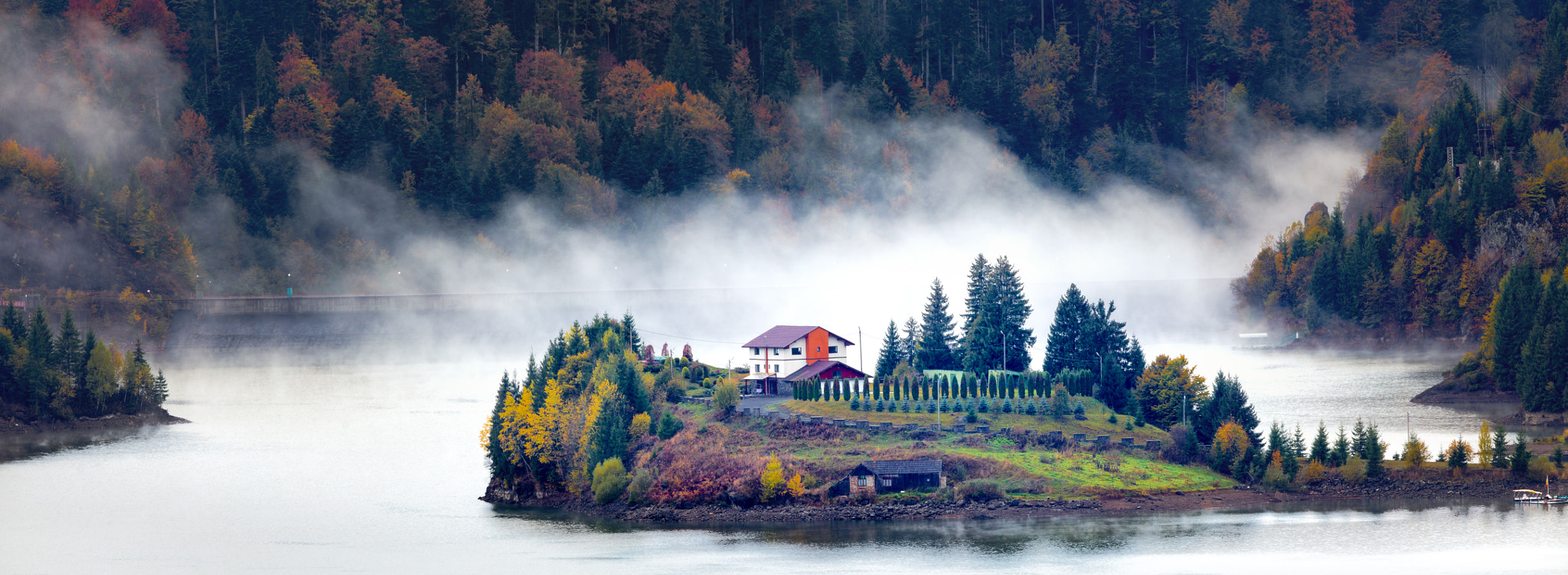 Canon EOS 5DS R + 150-600mm F5-6.3 DG OS HSM | Contemporary 015 sample photo. Colibita lake  - panorama photography