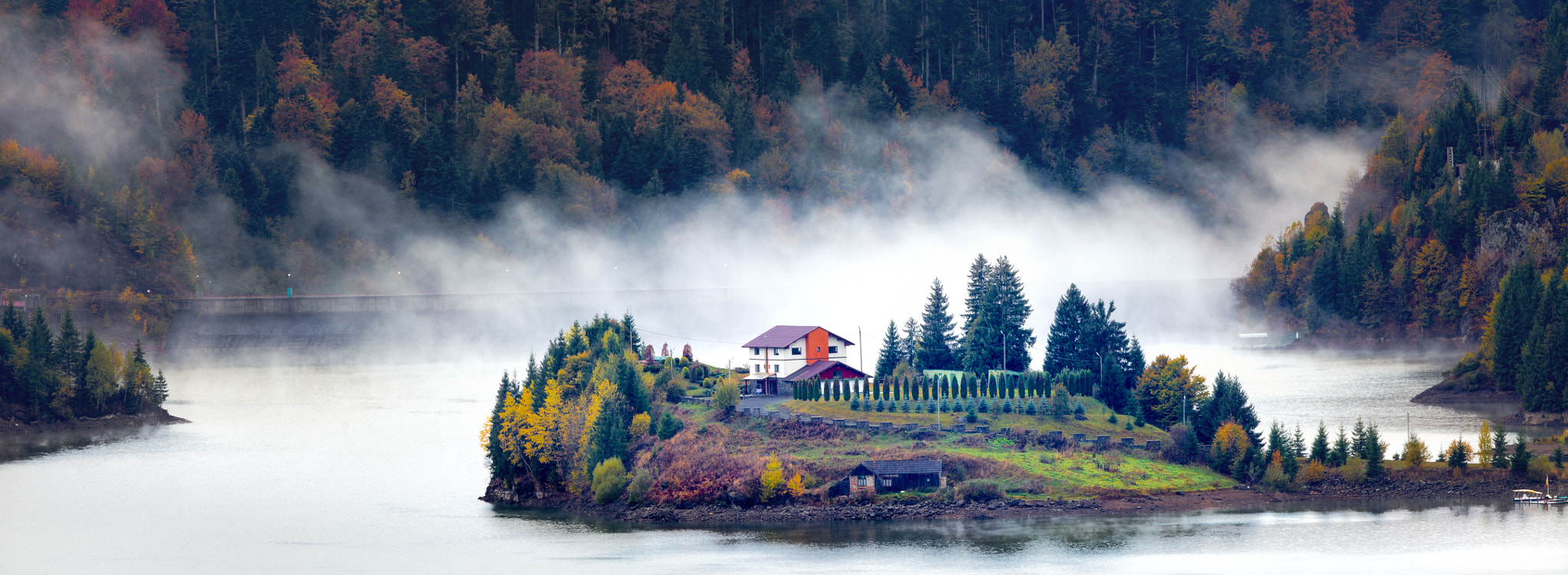 150-600mm F5-6.3 DG OS HSM | Contemporary 015 sample photo. Colibita lake  - panorama photography