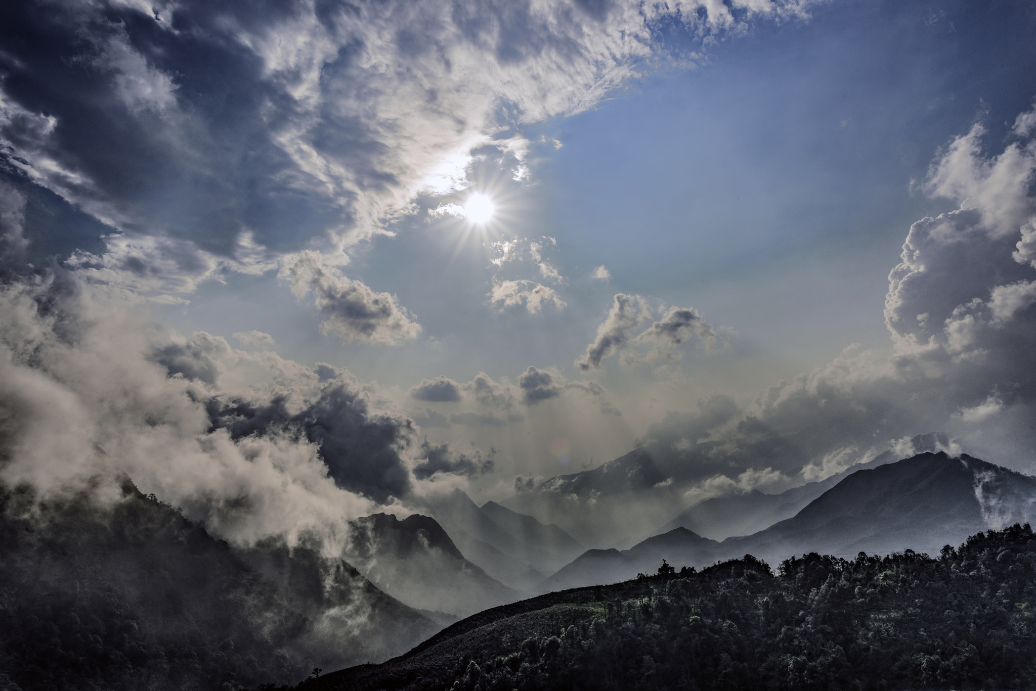 Nikon AF-S Nikkor 24-70mm F2.8E ED VR sample photo. Cong troi photography