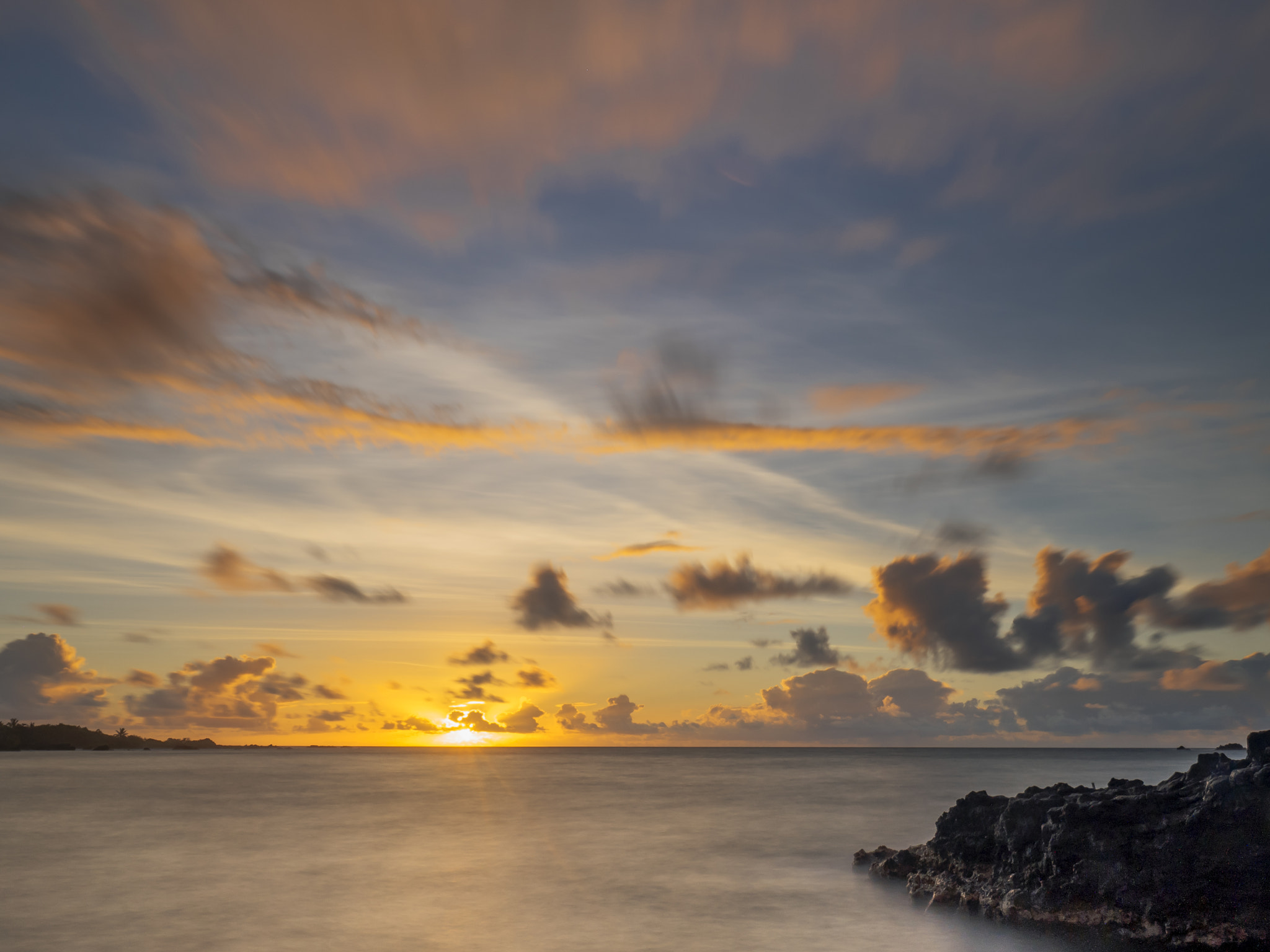 Olympus OM-D E-M5 II + Olympus M.Zuiko Digital ED 7-14mm F2.8 PRO sample photo. Hana sunrise photography