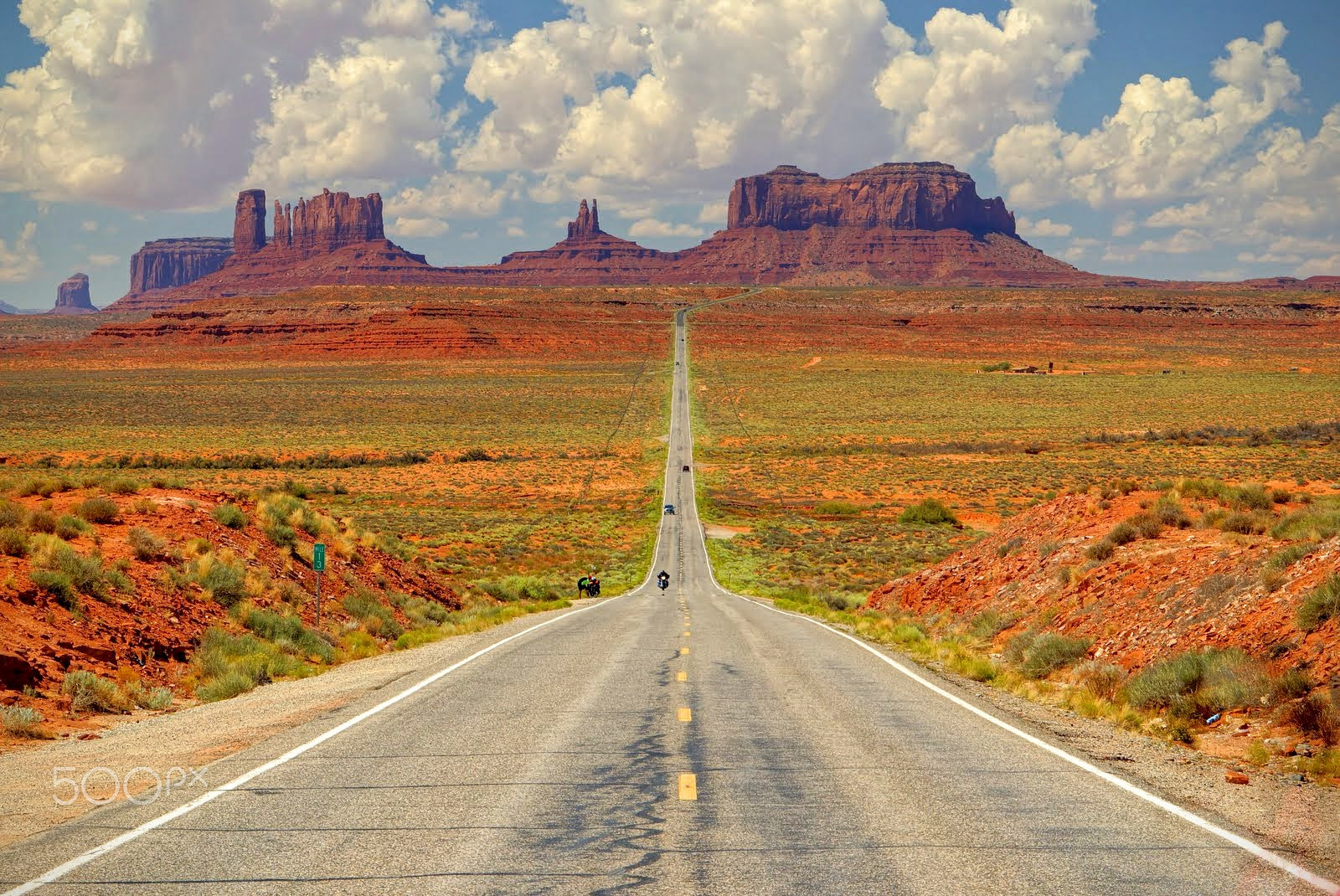 Sony FE 28-70mm F3.5-5.6 OSS sample photo. On the road to monument valley photography