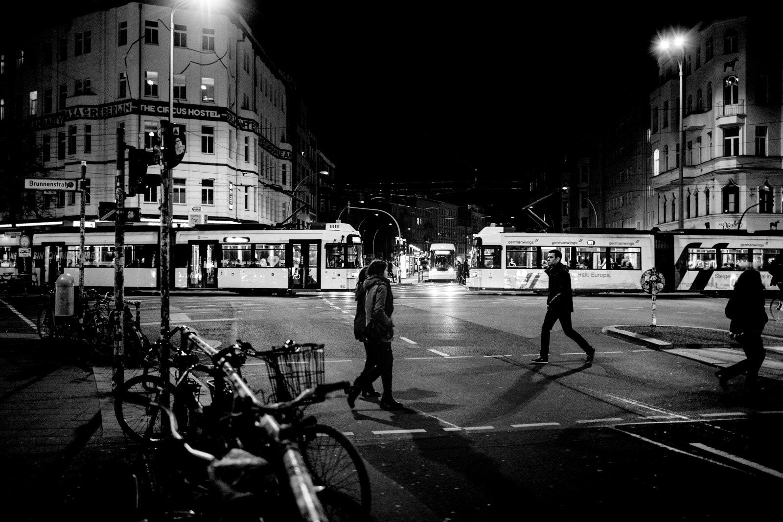 Canon EF 35mm F1.4L USM sample photo. Monochrome at midnight photography