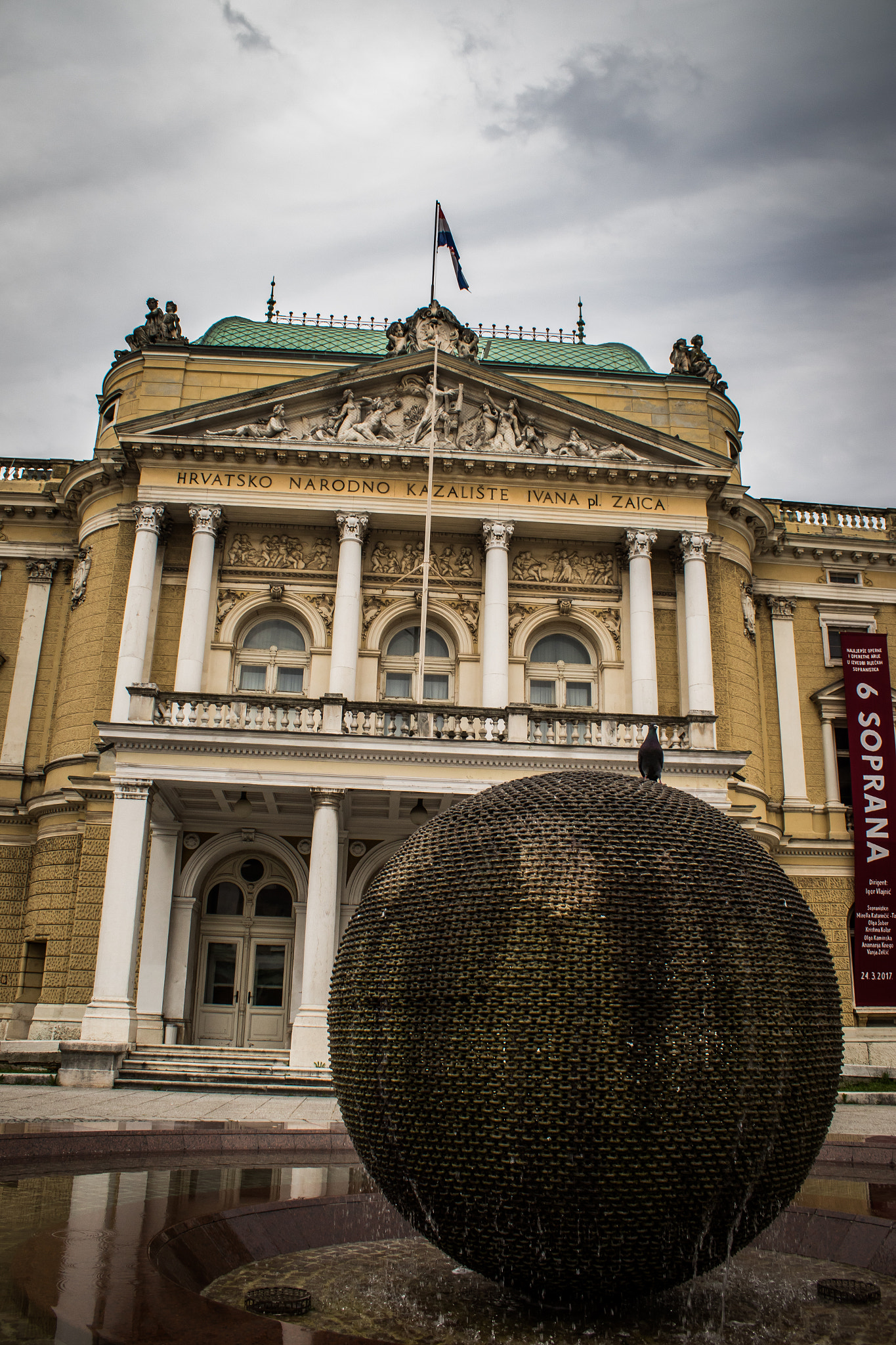 Canon EF-S 18-55mm F3.5-5.6 III sample photo. City theatre photography