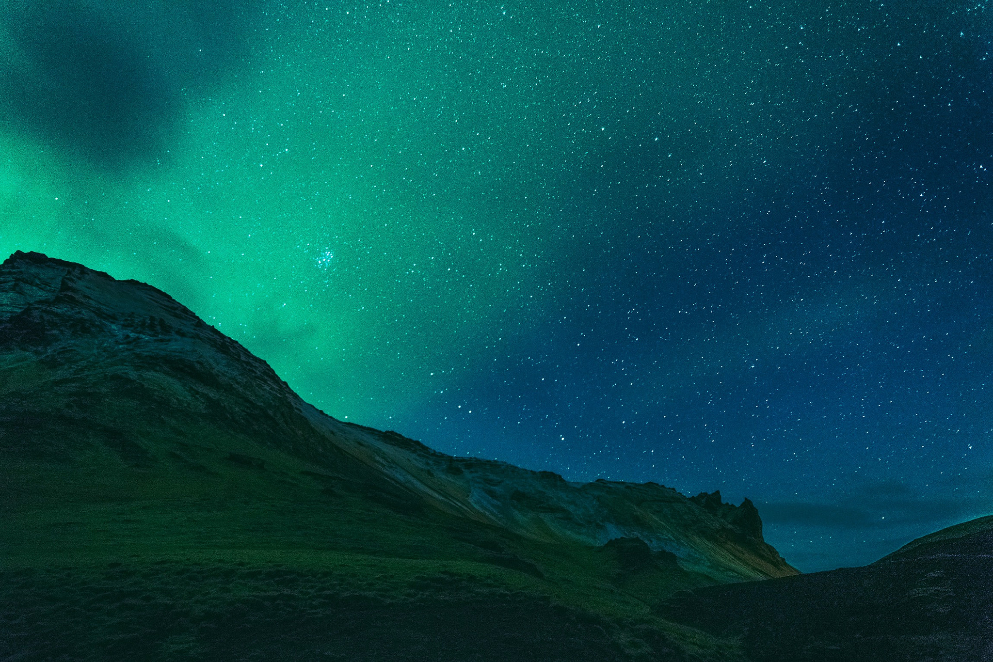 Sigma 24-70mm F2.8 EX DG HSM sample photo. The iceland glow photography
