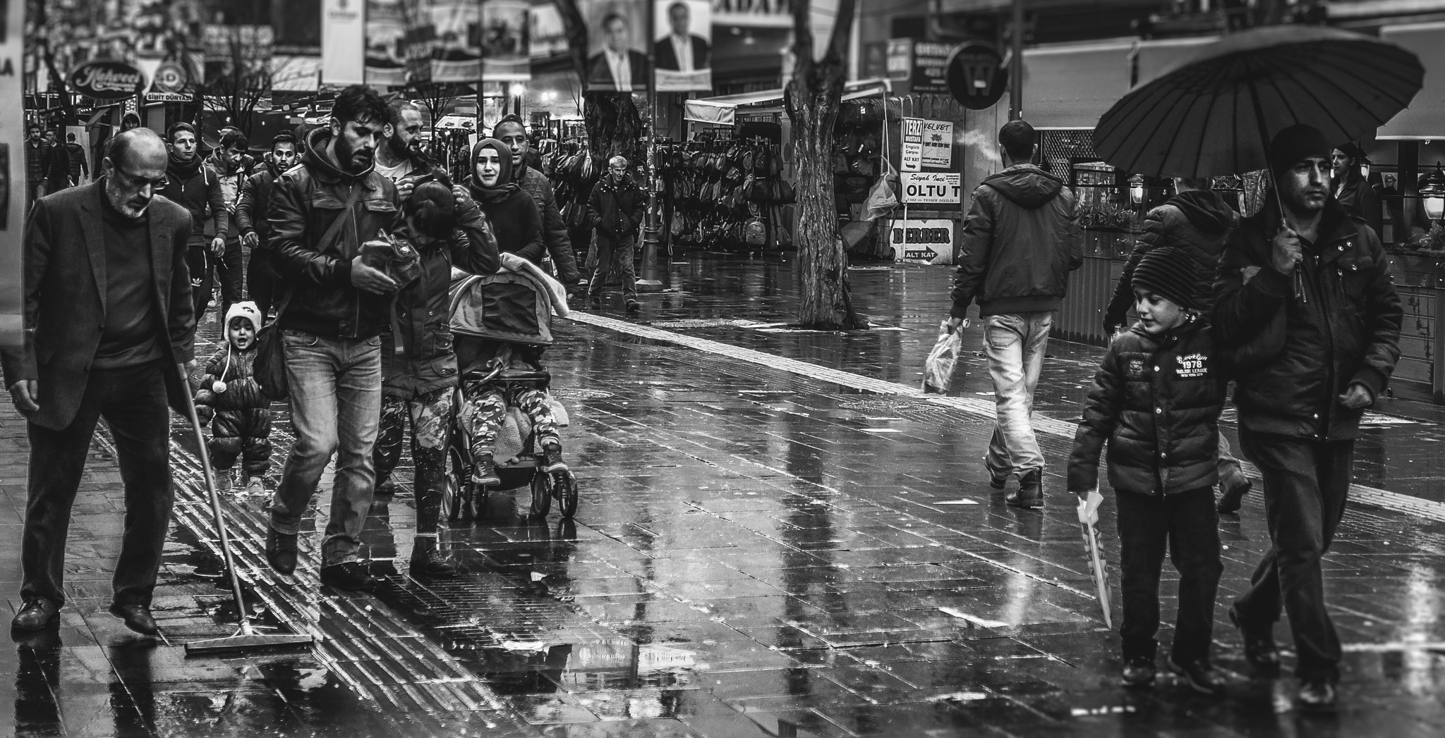 Fujifilm X-T1 + Fujifilm XF 16-55mm F2.8 R LM WR sample photo. Black and white i photography