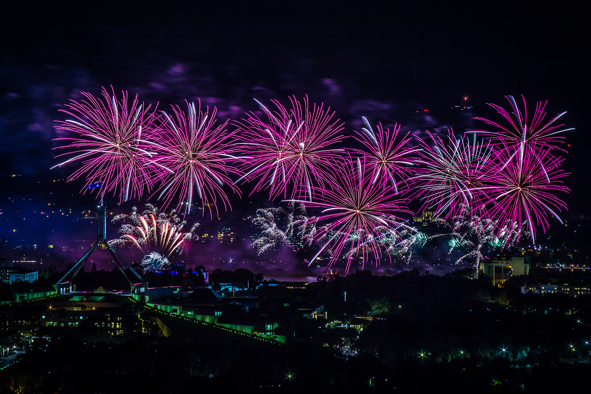 Canon EOS 550D (EOS Rebel T2i / EOS Kiss X4) + Canon EF 28-135mm F3.5-5.6 IS USM sample photo. Canberra skyfire 2017 - pink roses photography